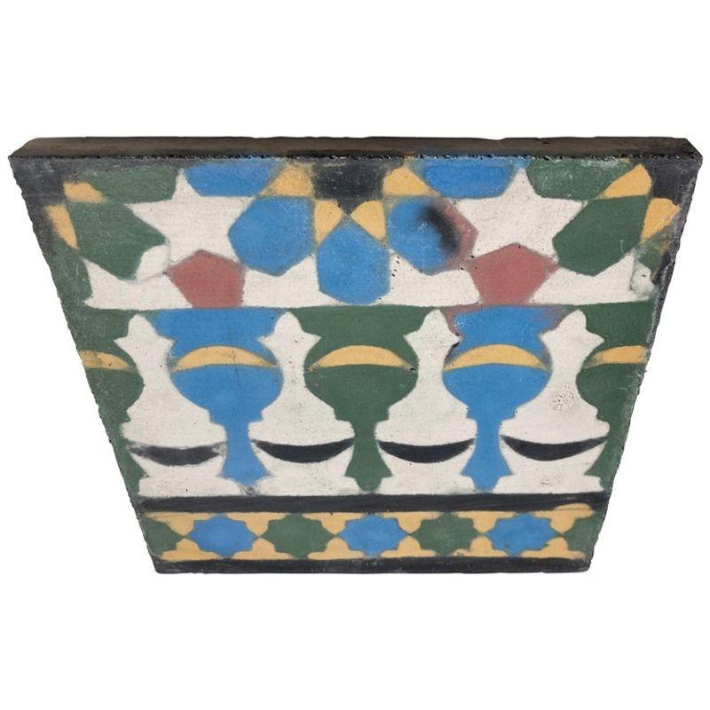 Marokkanische Enkaustik-Zementfliesenbordüre mit maurischem Fez-Design (Maurisch) im Angebot