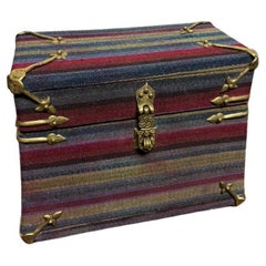 Boîte à reliure en tissu marocain avec montures en laiton