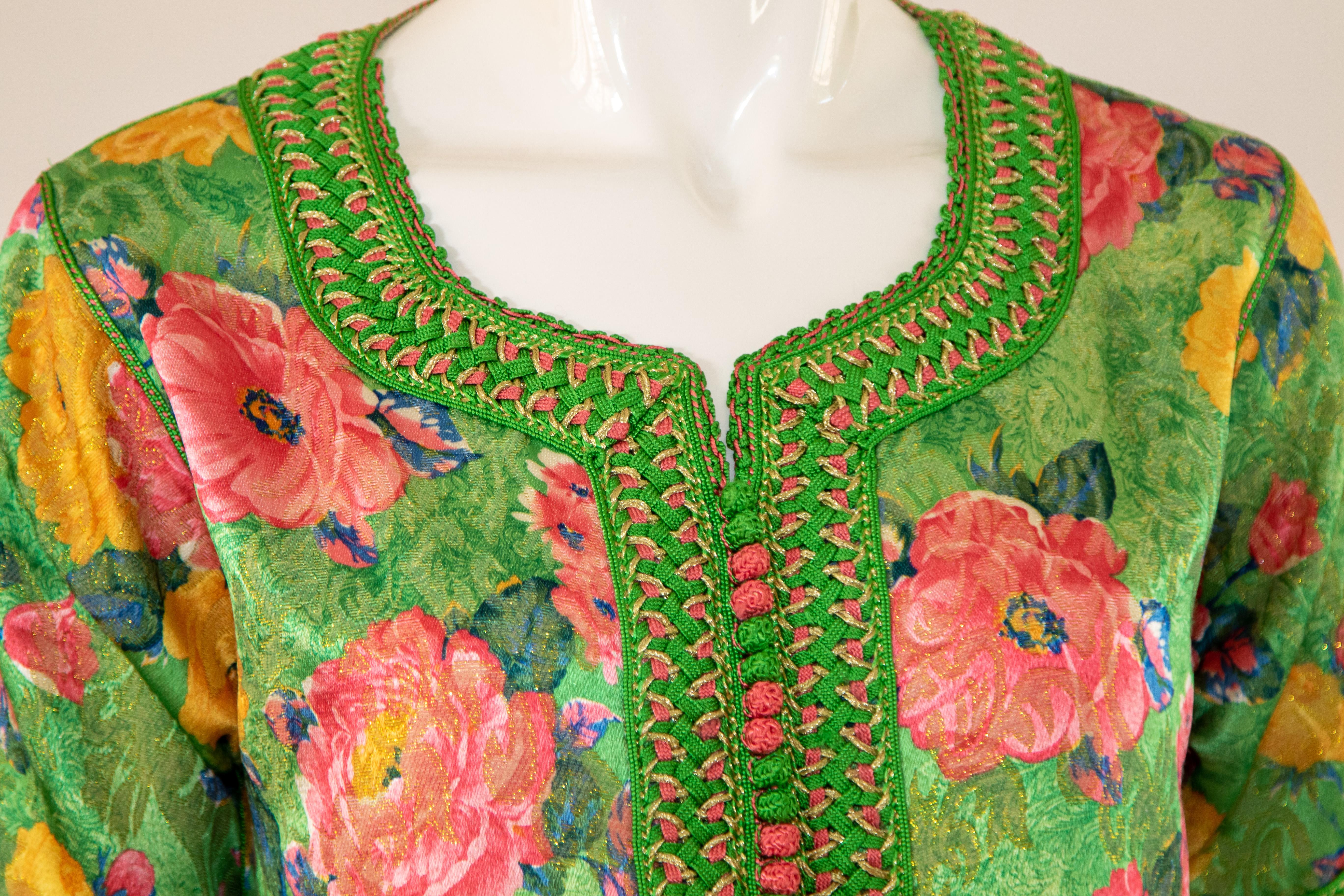 Women's or Men's Moroccan Floral Green Caftan Maxi Dress 1970 Kaftan Size S to M For Sale