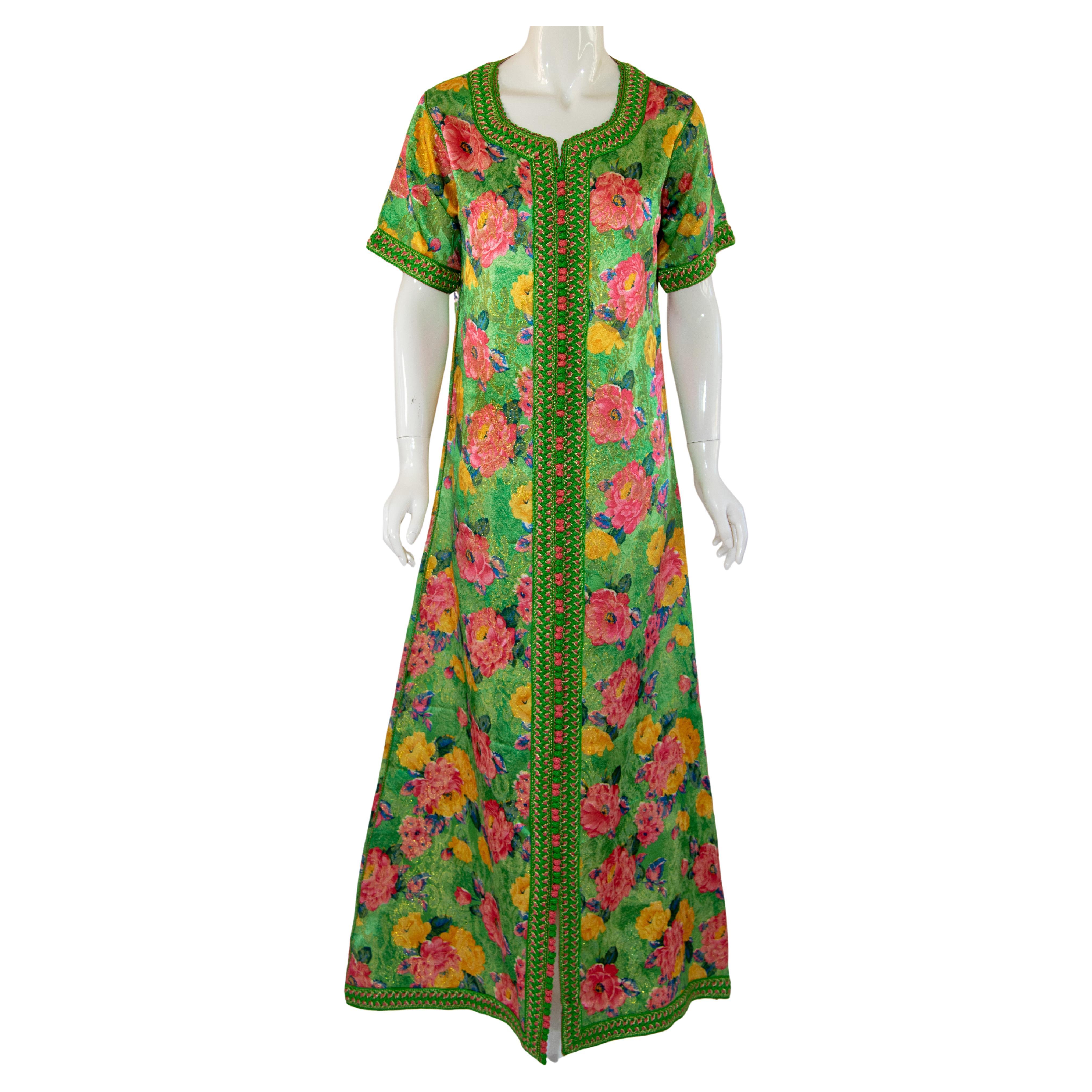Moroccan Floral Green Caftan Maxi Dress 1970 Kaftan Size S to M For Sale