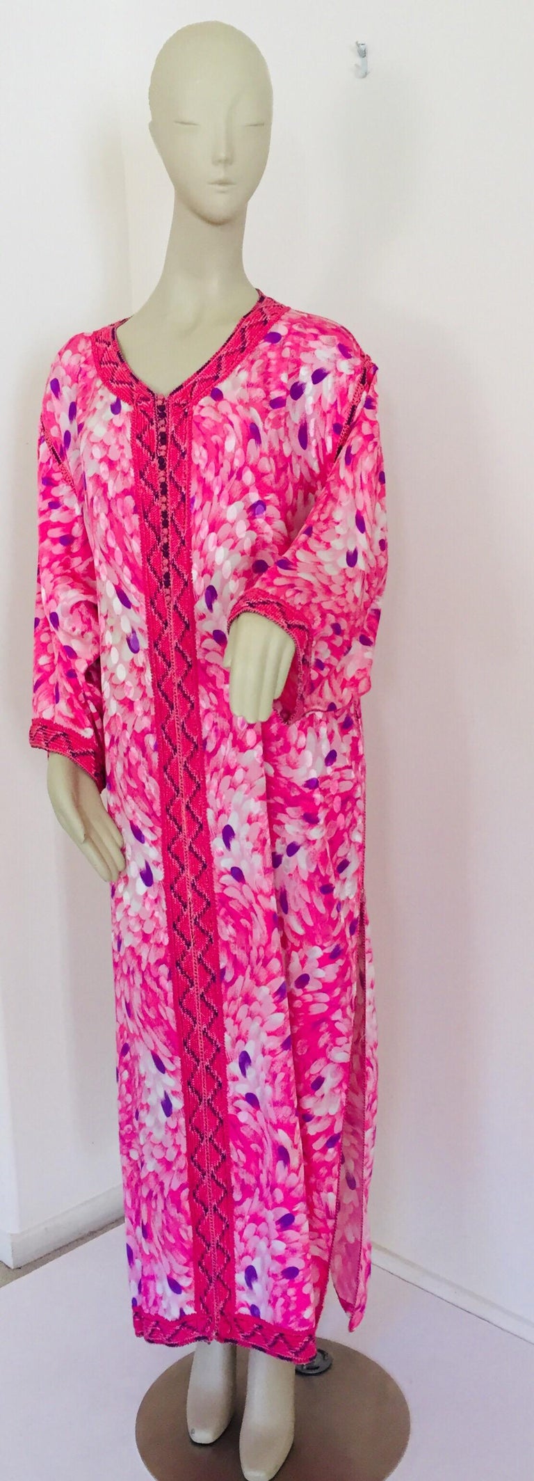 Moroccan Floral Pink Kaftan Maxi Dress Caftan Size Large For Sale at ...