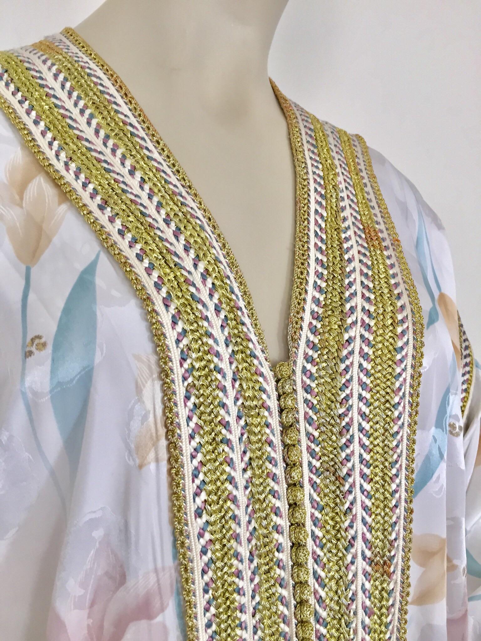 Moroccan Floral White Kaftan Maxi Dress Caftan Size Large For Sale 5