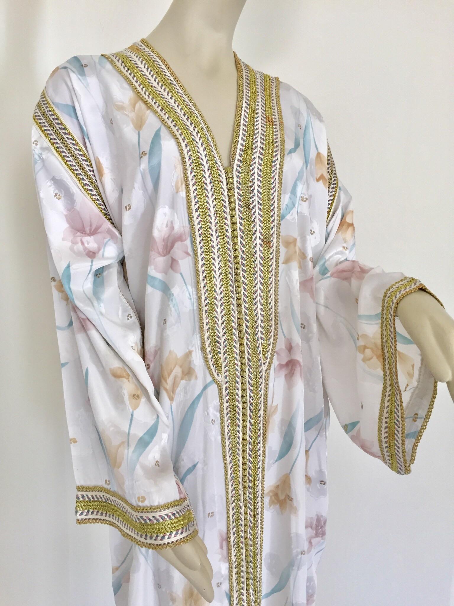 Moroccan Floral White Kaftan Maxi Dress Caftan Size Large For Sale 2
