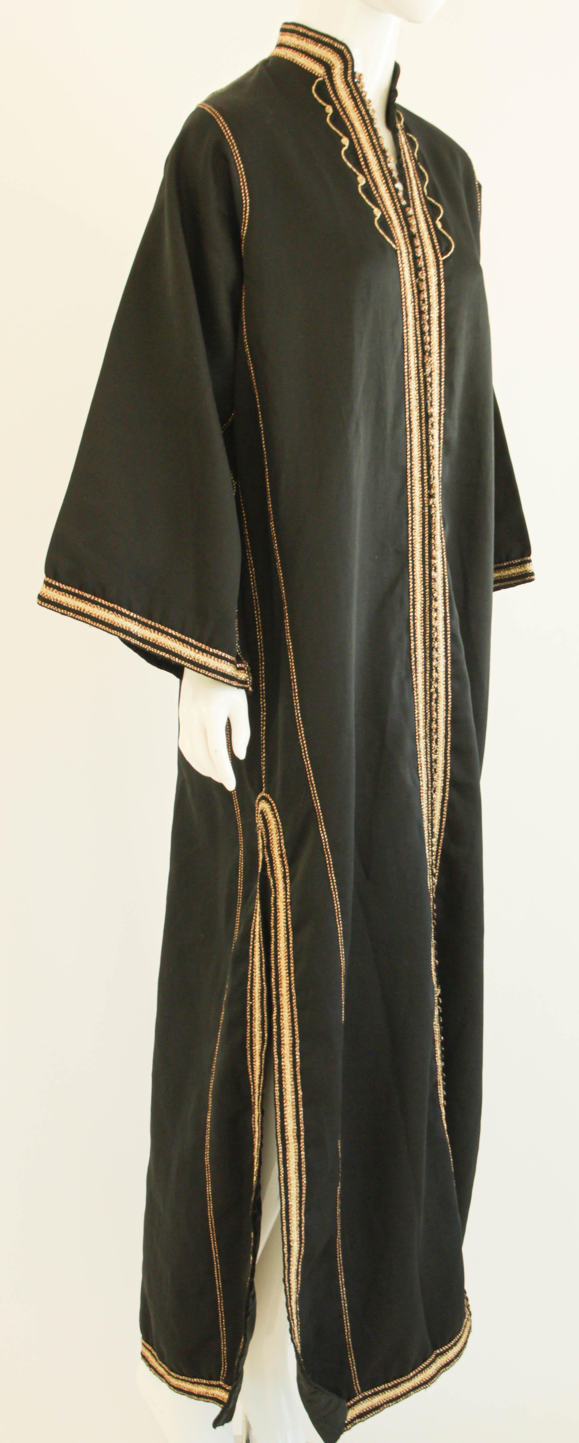 Caftán Negro Caballero Marroquí, 1970 Maxi Vestido Kaftán Vintage en venta 5
