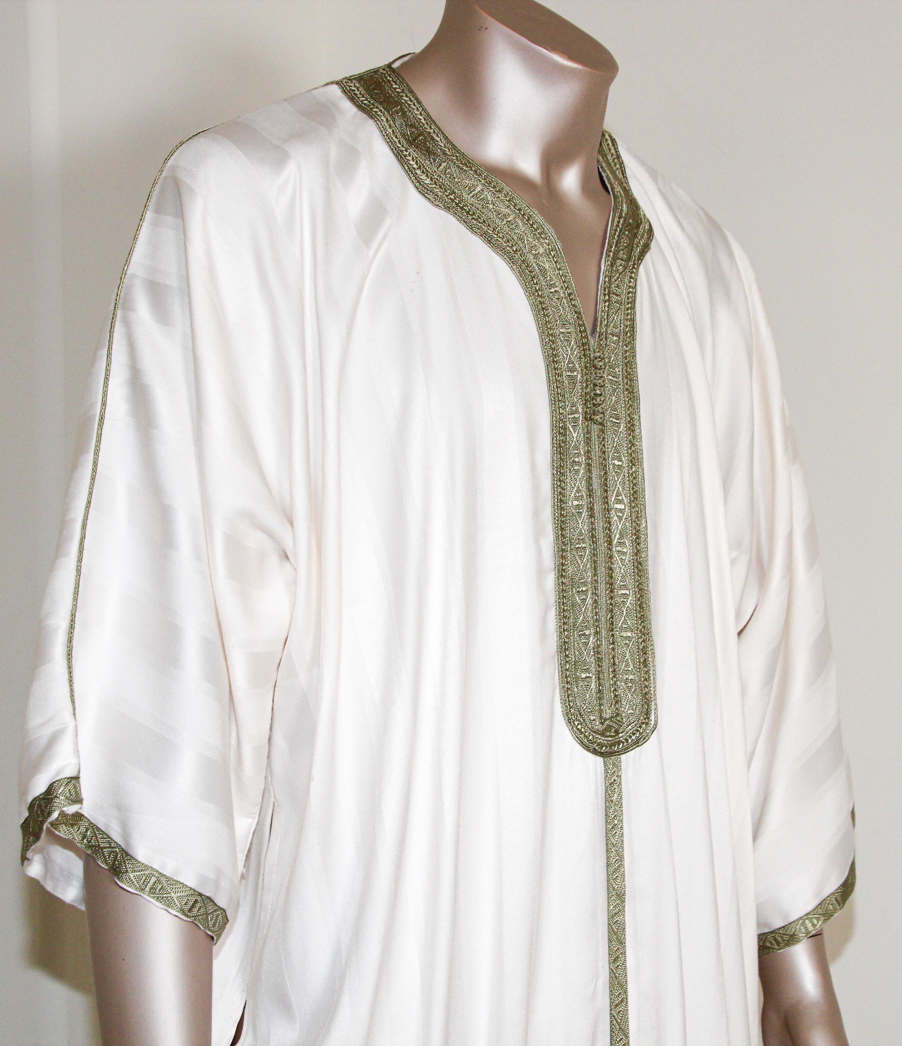 Fabric Moroccan Vintage Gentleman Caftan White with Green Trim For Sale