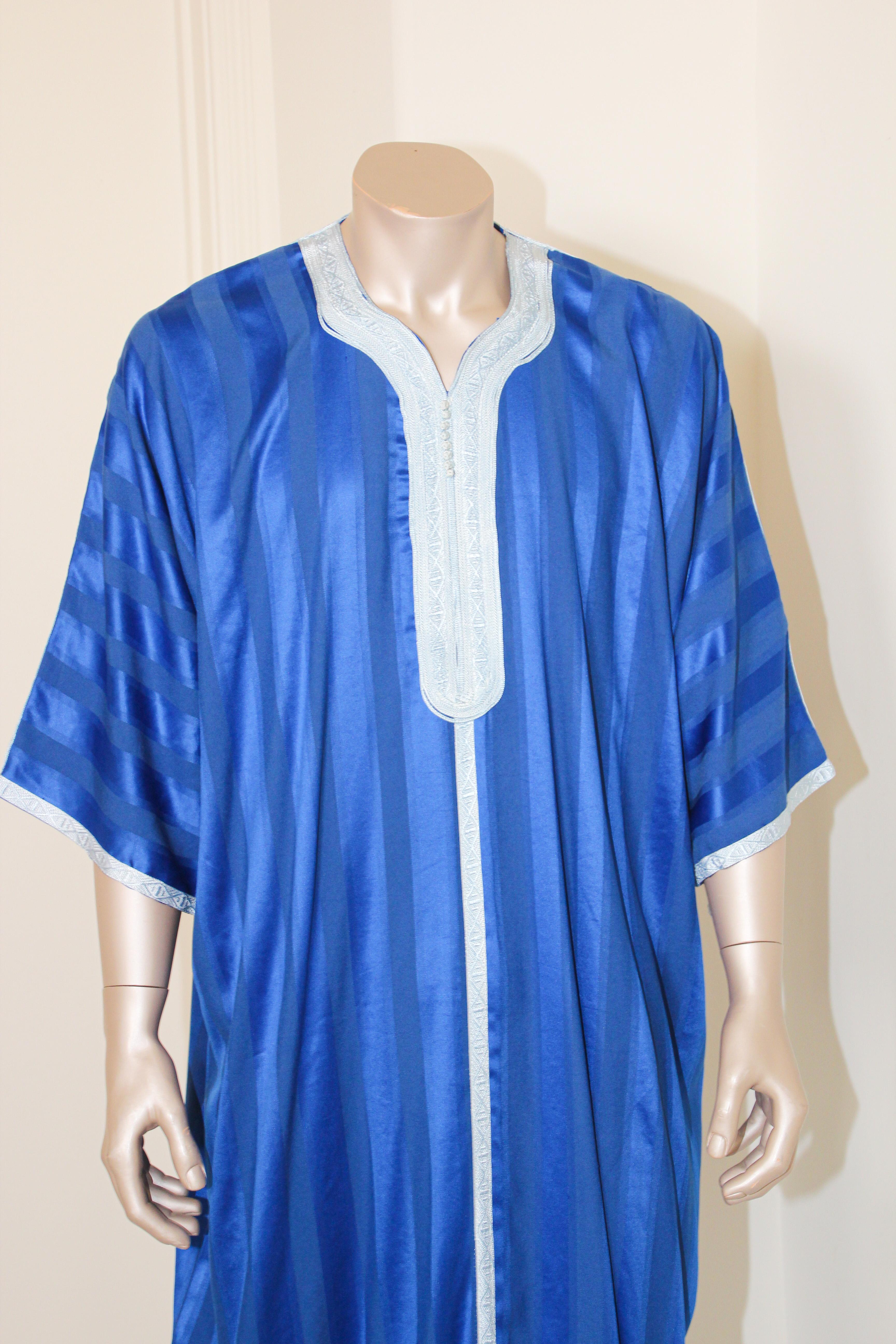 Moroccan Vintage Gentleman Cobalt Blue Caftan In Good Condition For Sale In North Hollywood, CA