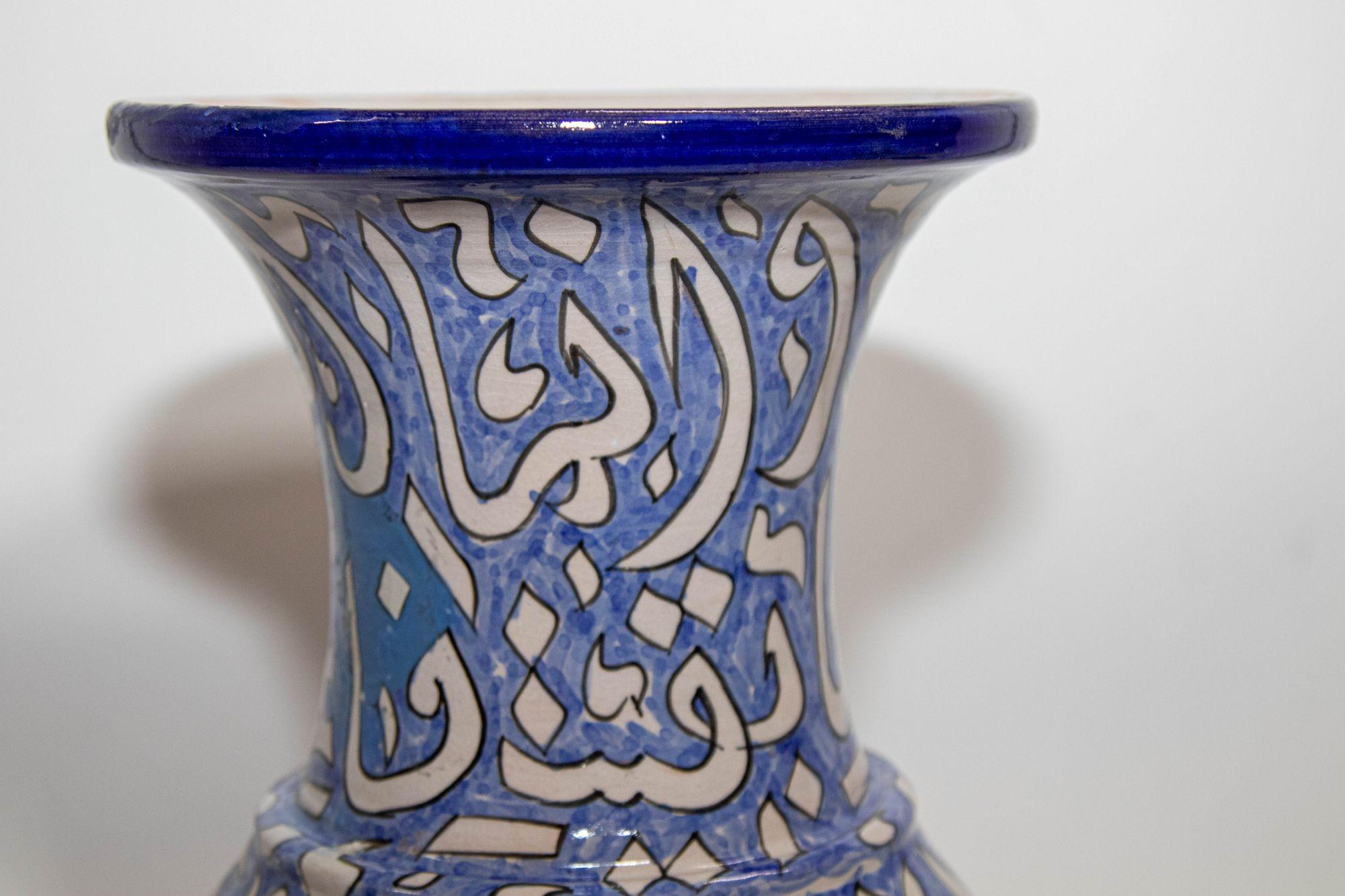 vase marocain bleu
