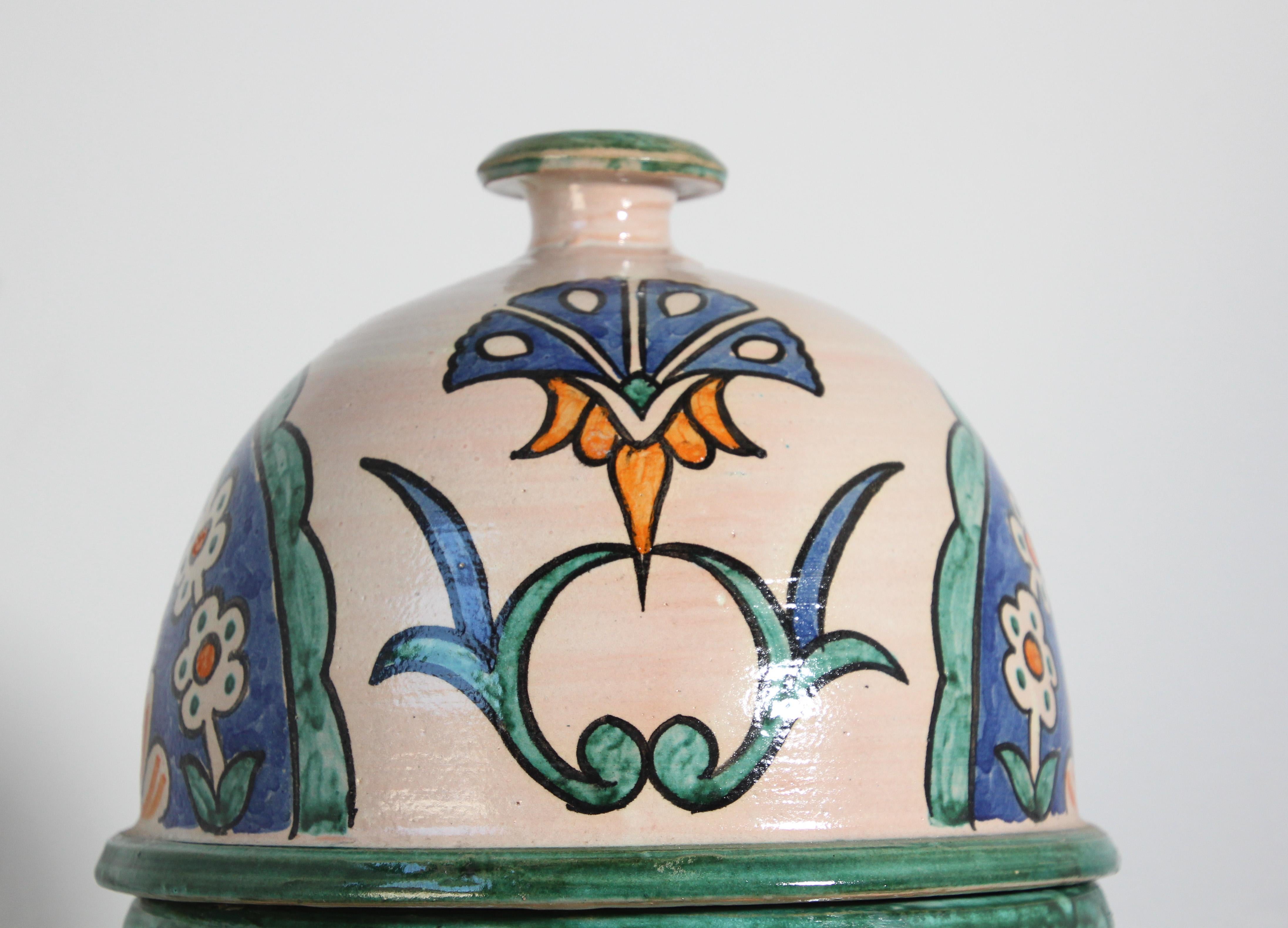 Moroccan Granada Ceramic Lidded Urn from Fez with Moorish Design In Good Condition In Moreno Valley, CA