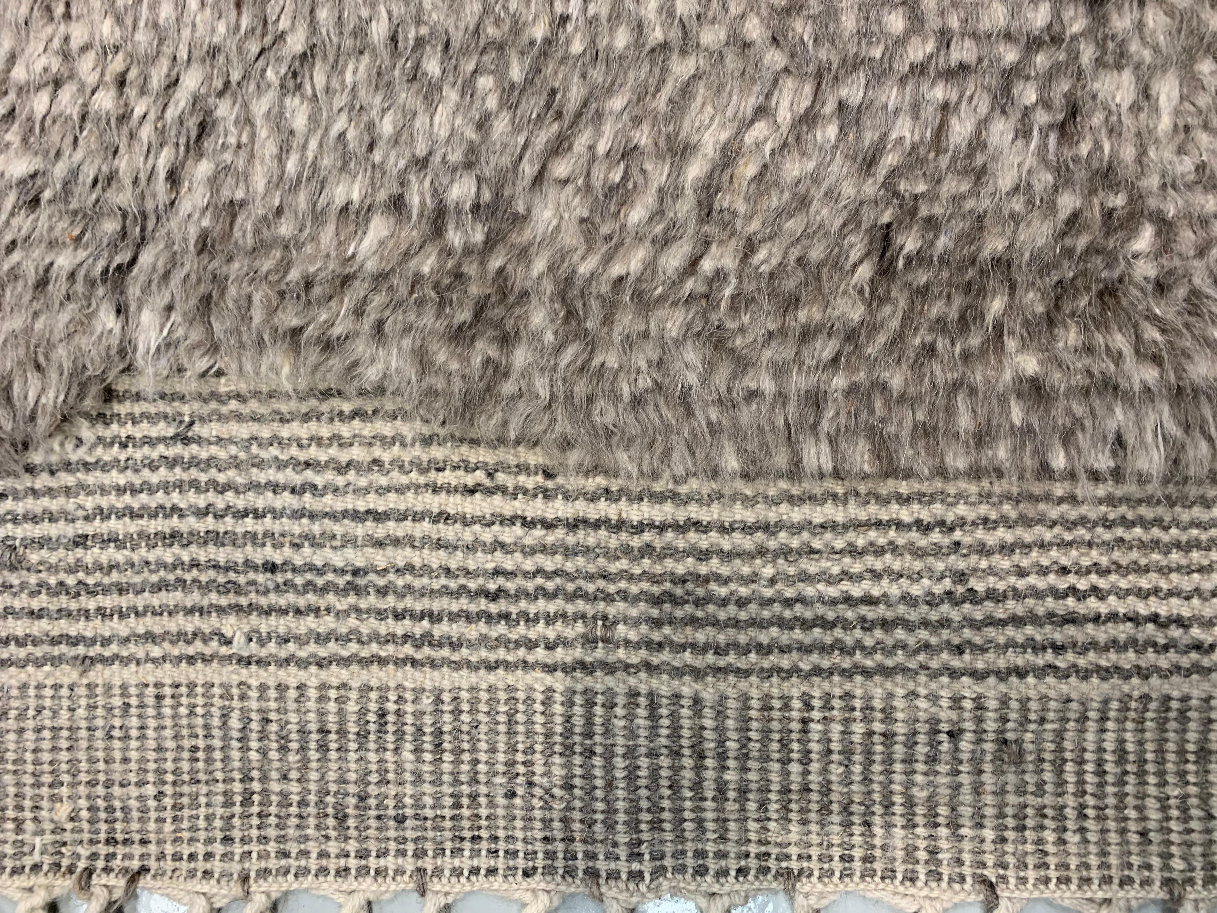 Hand-Woven Moroccan Gray Ivory Style Fluffy Collection Hand Knotted Rug 10'1 x 13'11 For Sale