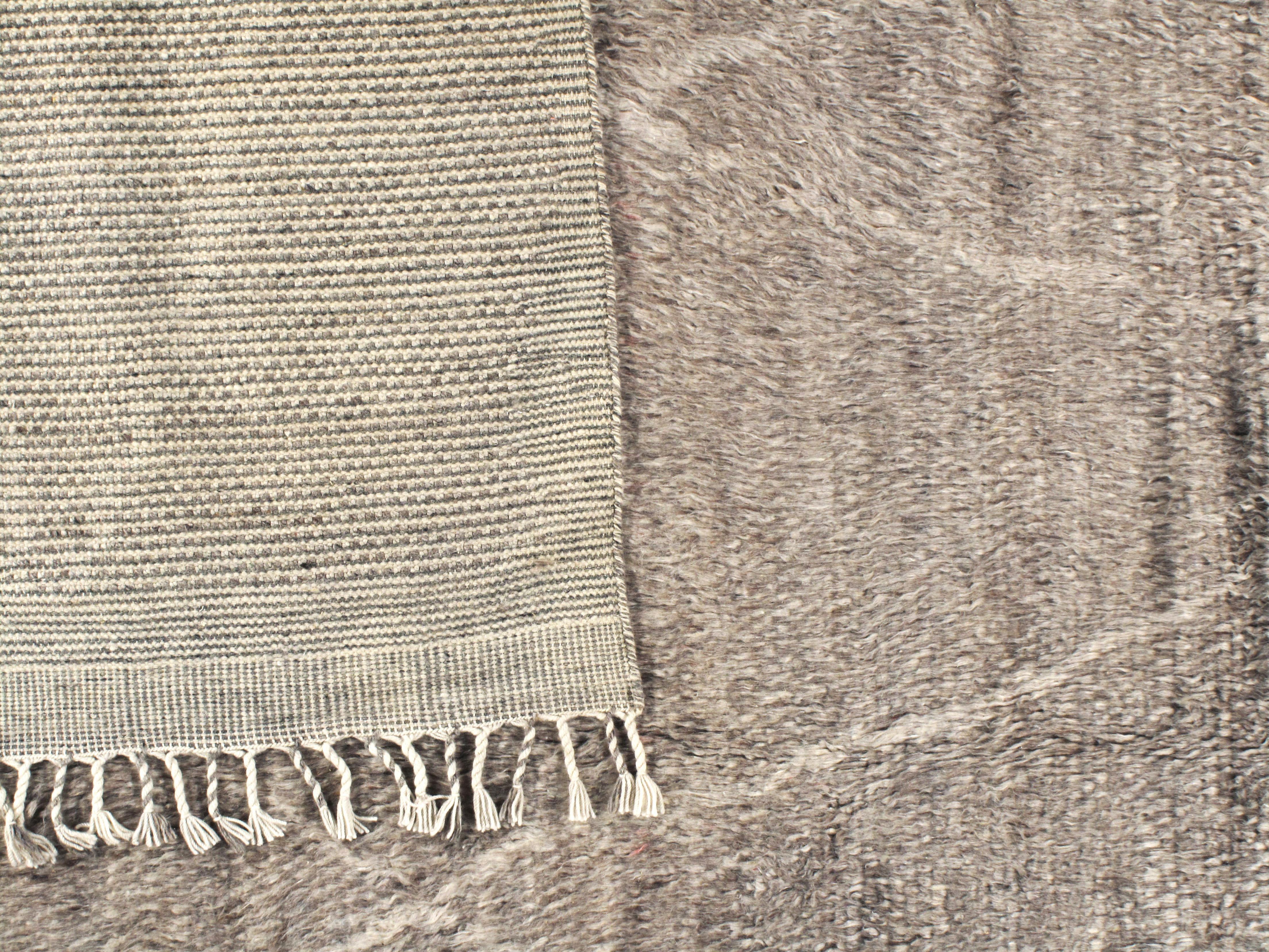 Contemporary Moroccan Gray Ivory Style Fluffy Collection Hand Knotted Rug 10'1 x 13'11 For Sale