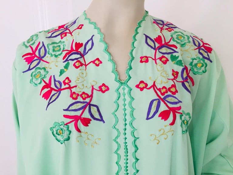 Moroccan Green with Floral Embroidered Caftan, Kaftan In Good Condition For Sale In North Hollywood, CA