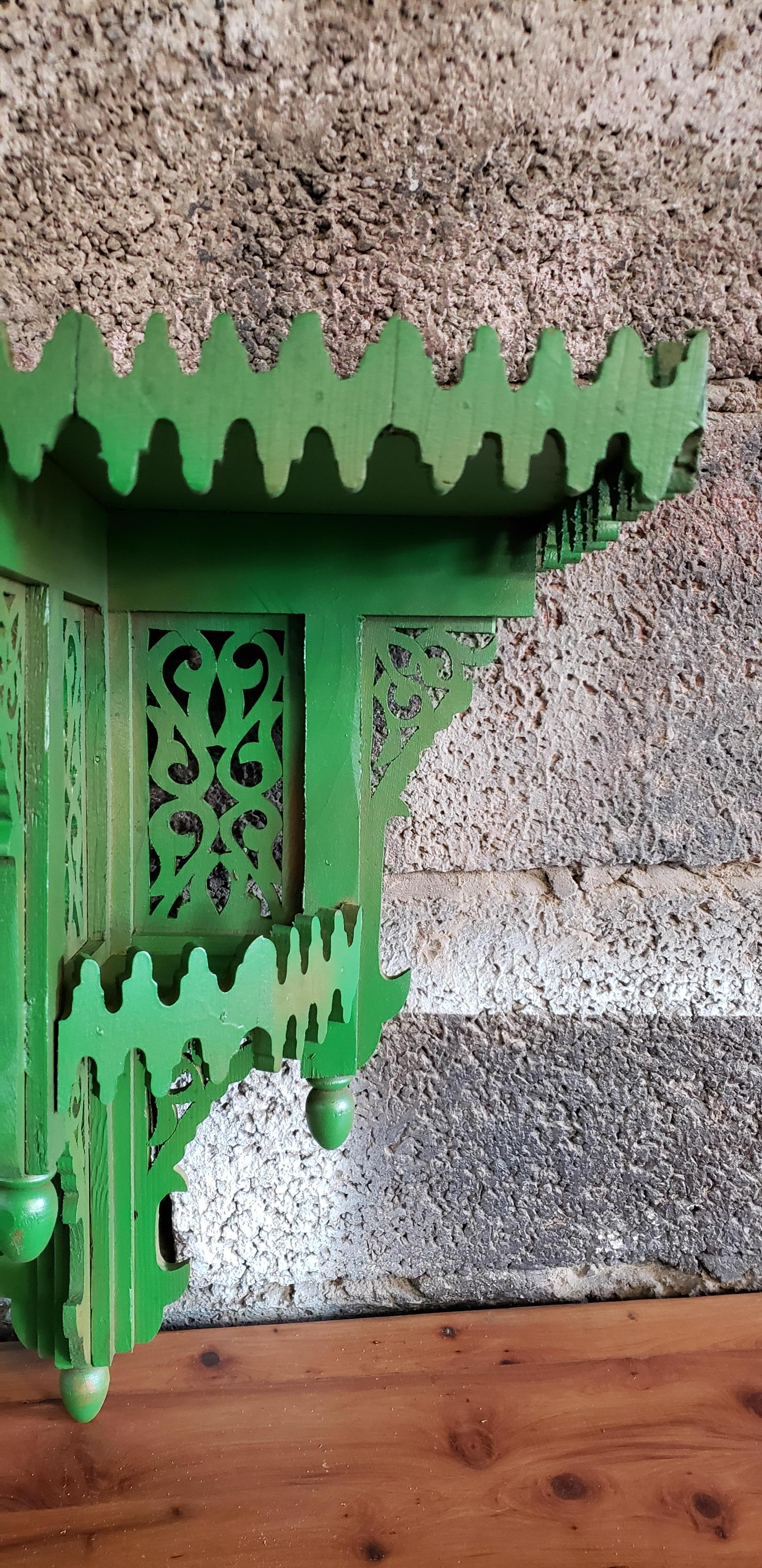 Moroccan Green Wooden Wall Shelf In New Condition For Sale In Orlando, FL