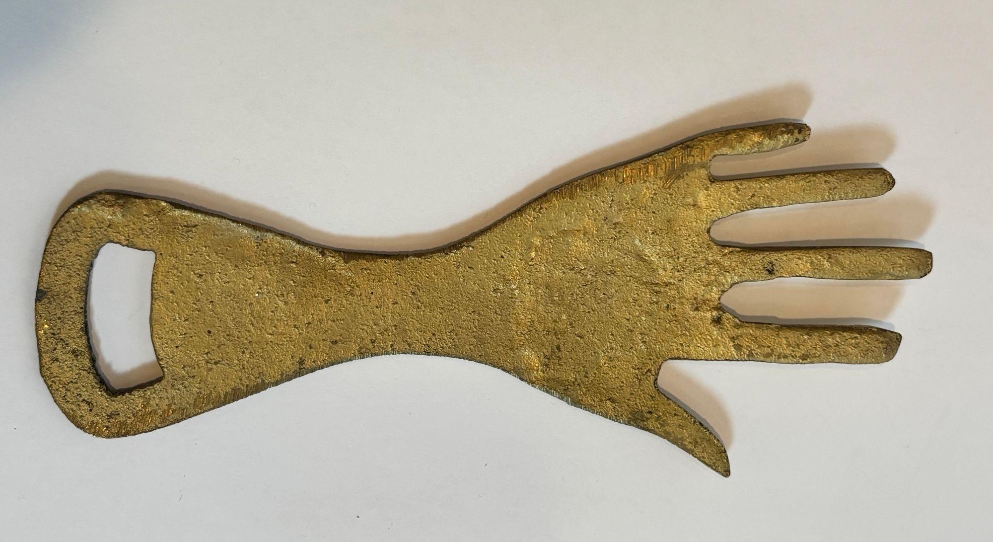 Marokkanische Hamsa Hand Messing Flaschenöffner Boho Talisman Barware 1960s im Zustand „Gut“ im Angebot in North Hollywood, CA