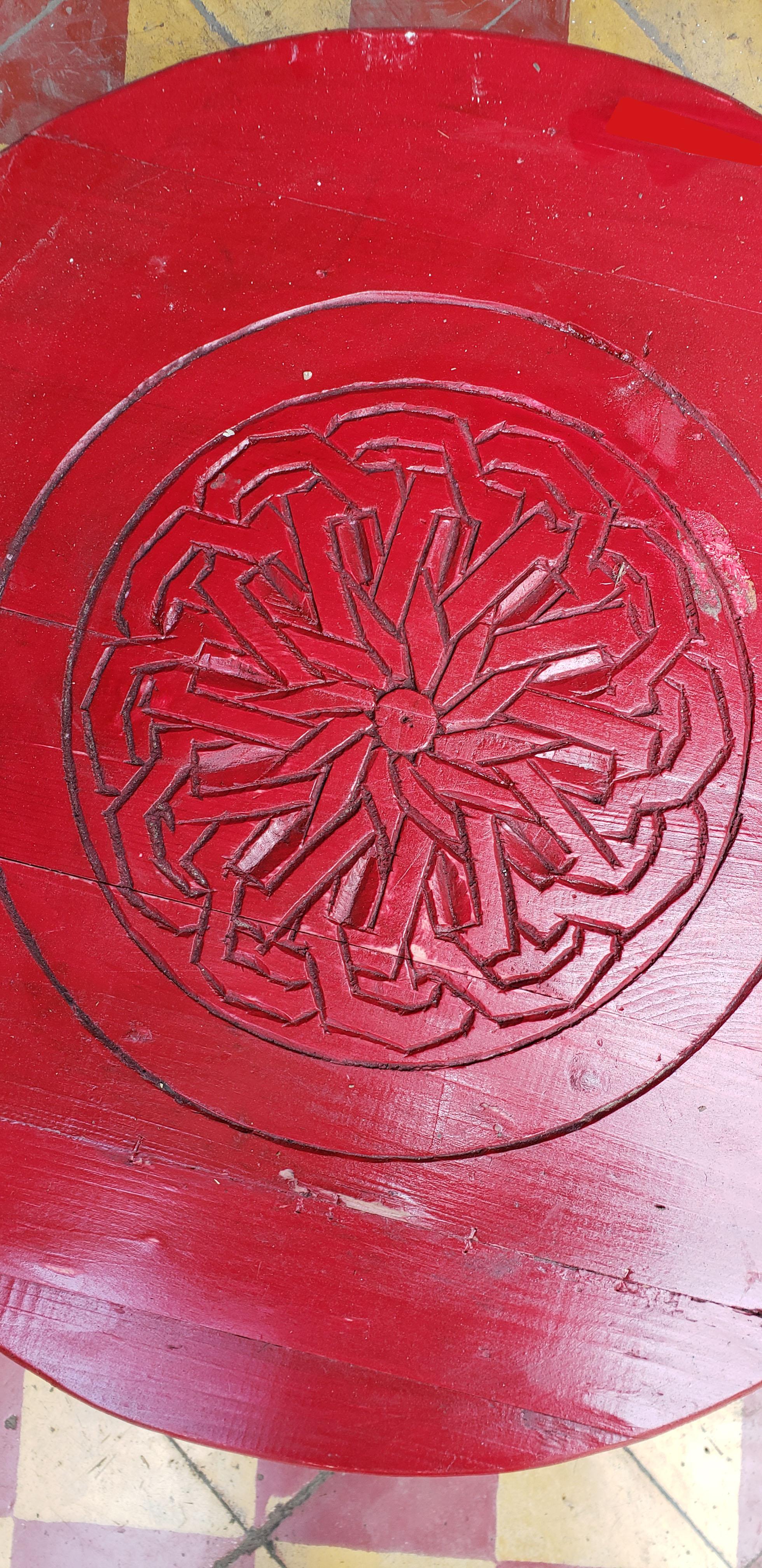 round red coffee table