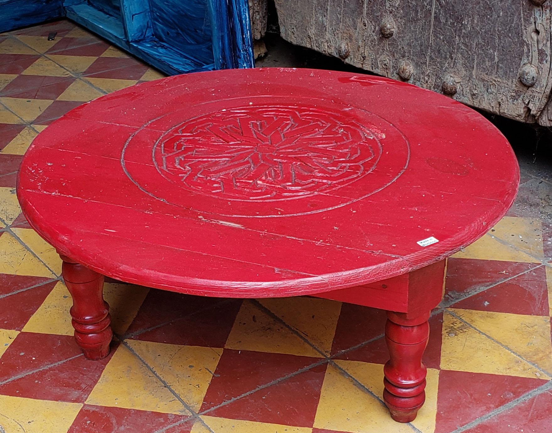 red round coffee table