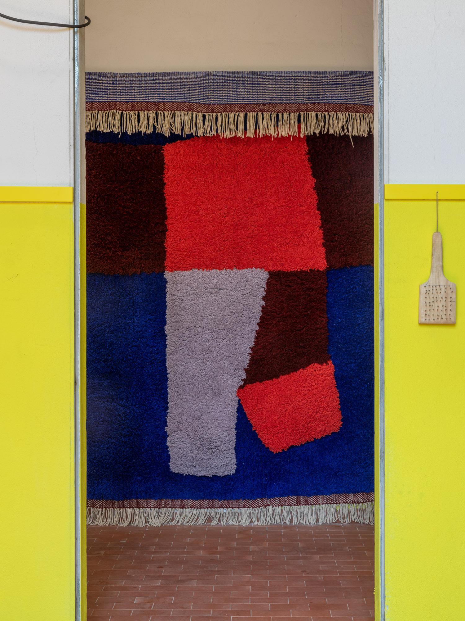 Tapis marocain en laine nouée à la main de Maria Jeglinska, 14 x 10 pieds. en vente 1