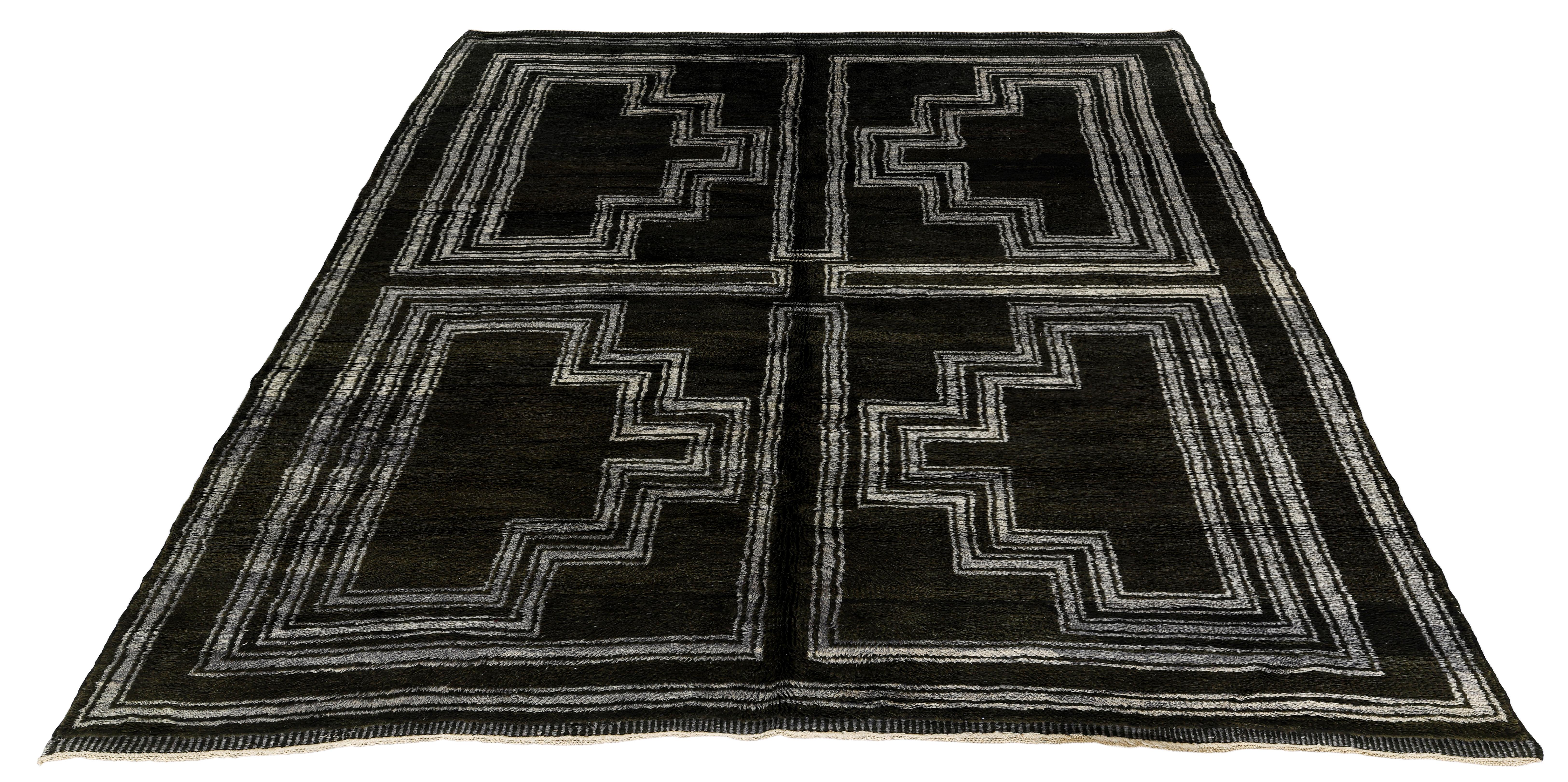 Moroccan Hand-Knotted Wool Rug with Geometric Black and Ivory Maze Design For Sale 2