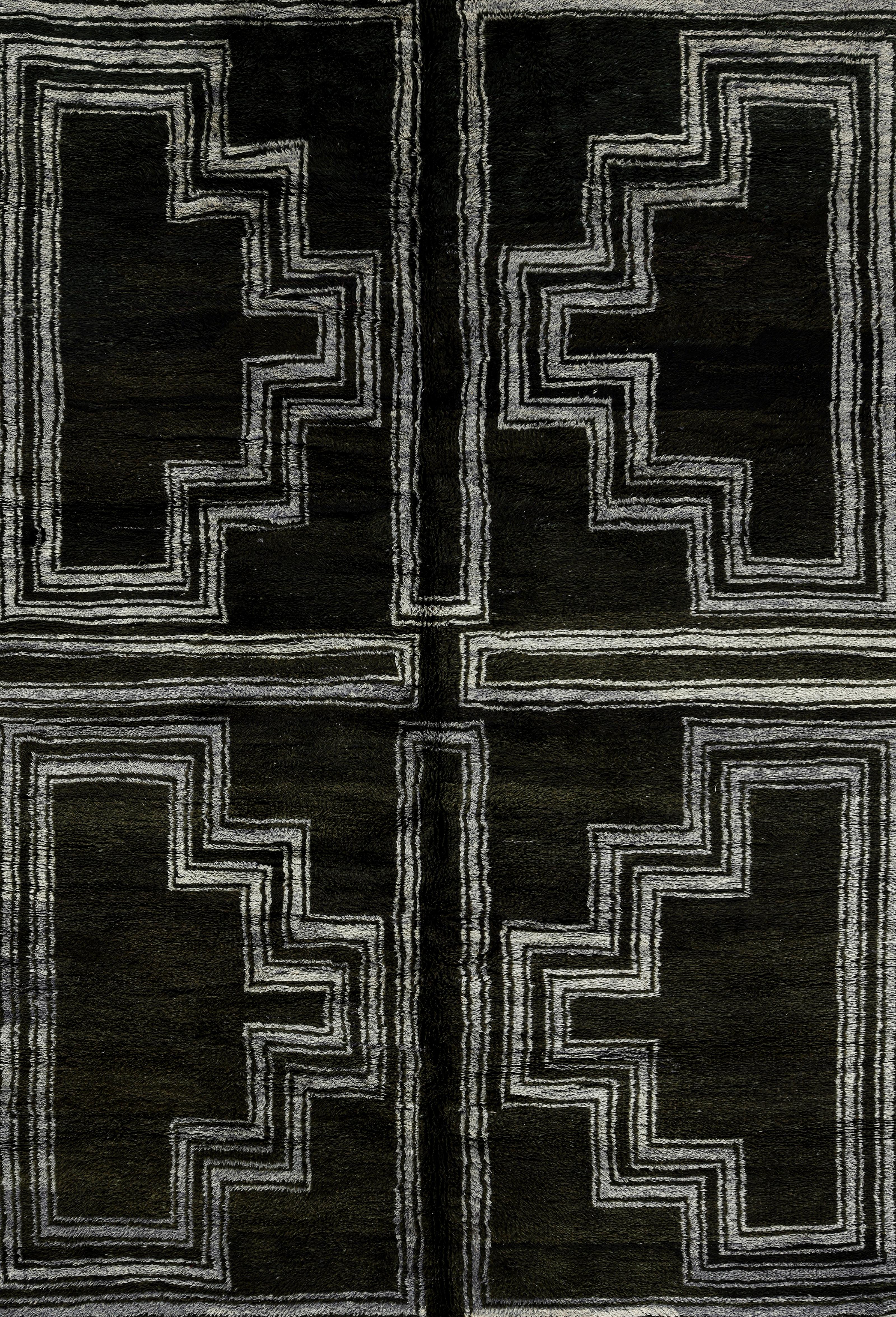 Moroccan Hand-Knotted Wool Rug with Geometric Black and Ivory Maze Design For Sale 3
