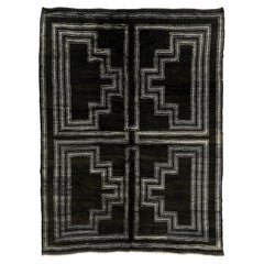 Marokkanischer handgeknüpfter Wollteppich mit geometrischem Labyrinth-Design in Schwarz und Elfenbein