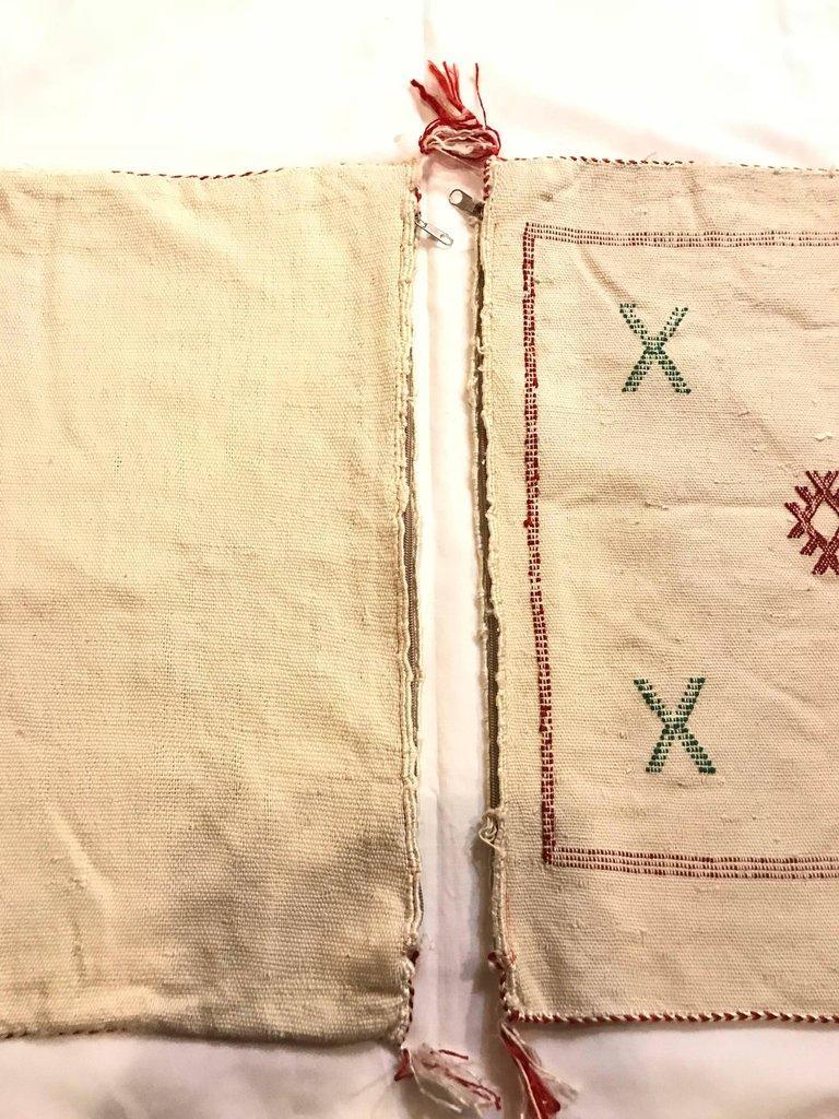 Moroccan Hand-Loomed Wool Off-White Pillows, Pair For Sale 3
