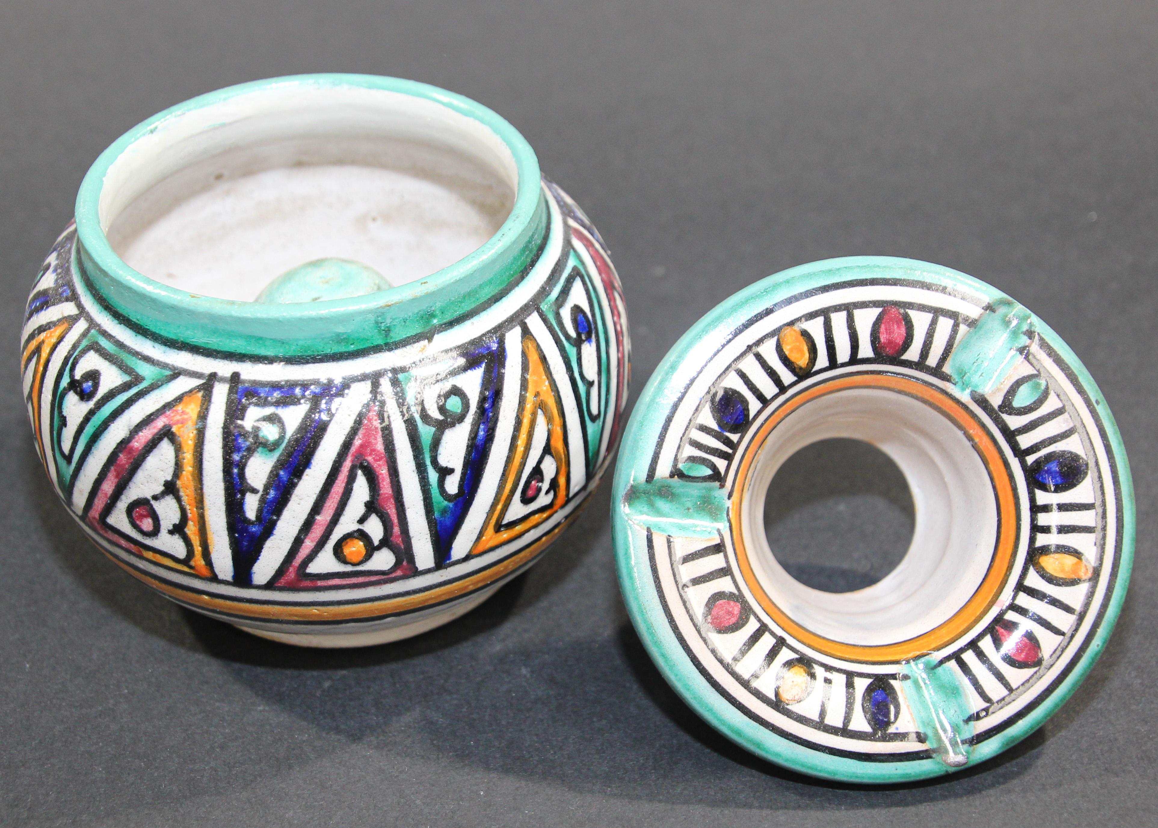 Mauresque Astray marocain en céramique peinte à la main de Fez en vente
