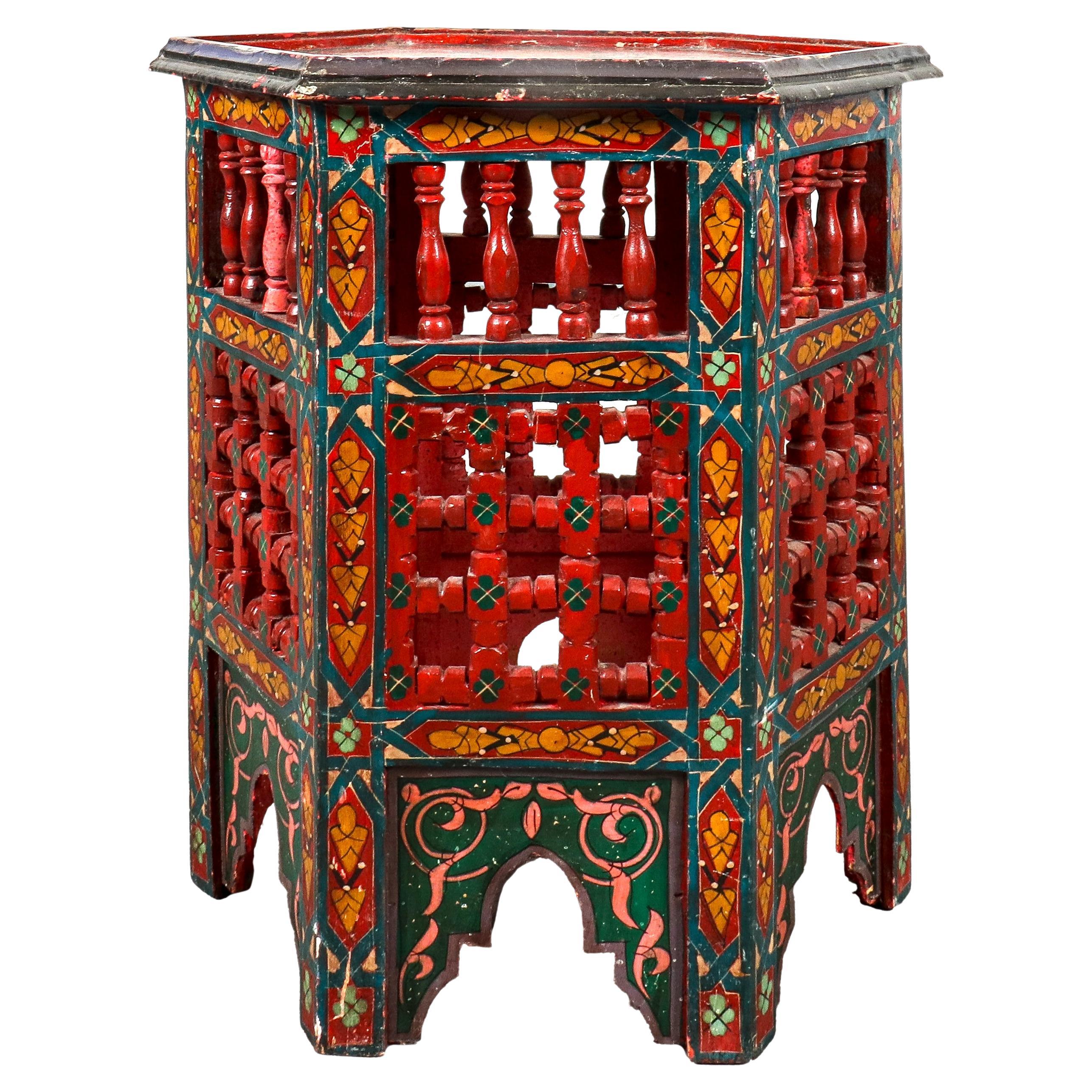 Marokkanischer handbemalter sechseckiger Beistelltisch aus Holz