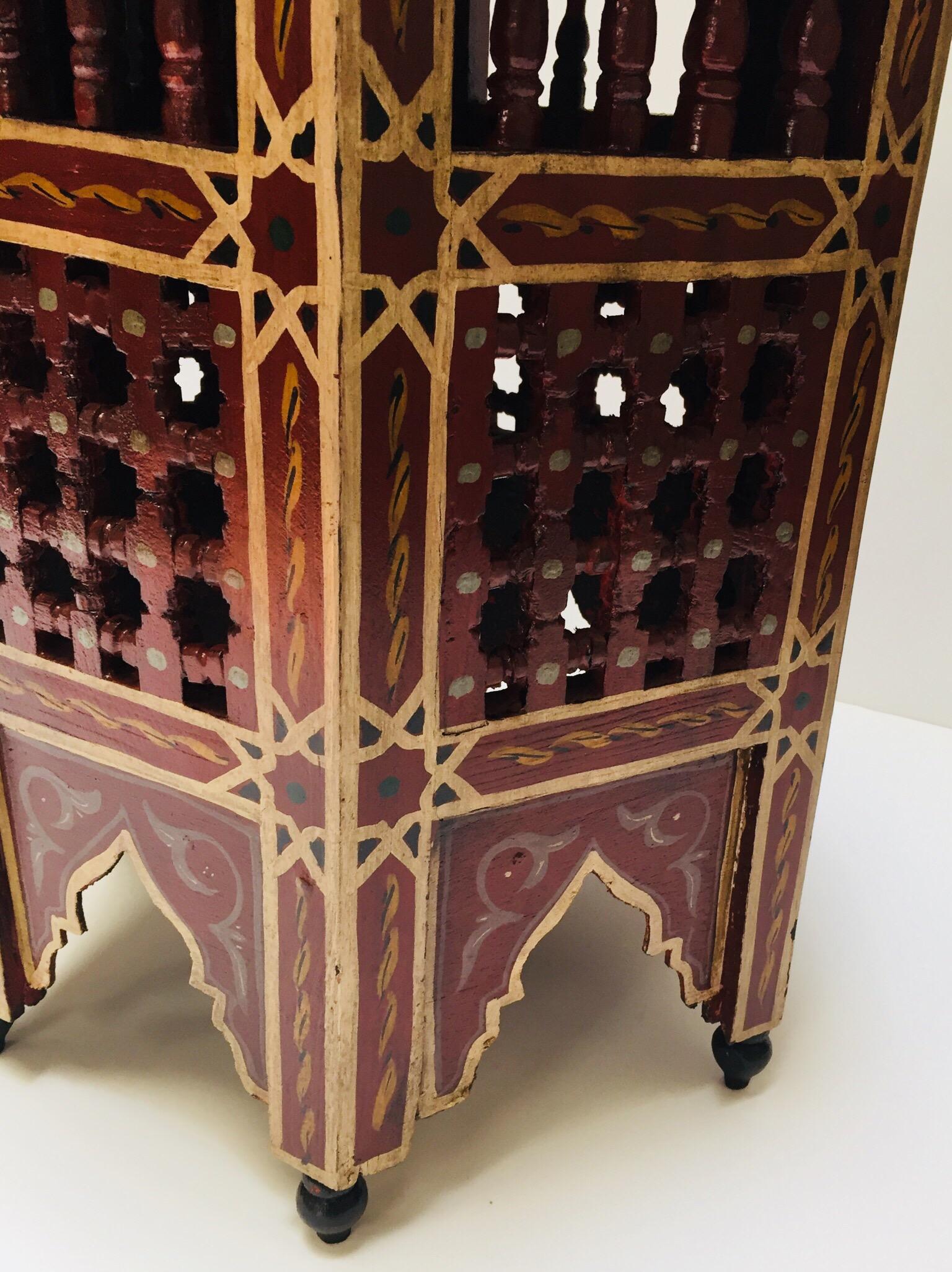 Moroccan Hand-Painted Side Table with Moorish Designs In Good Condition In North Hollywood, CA