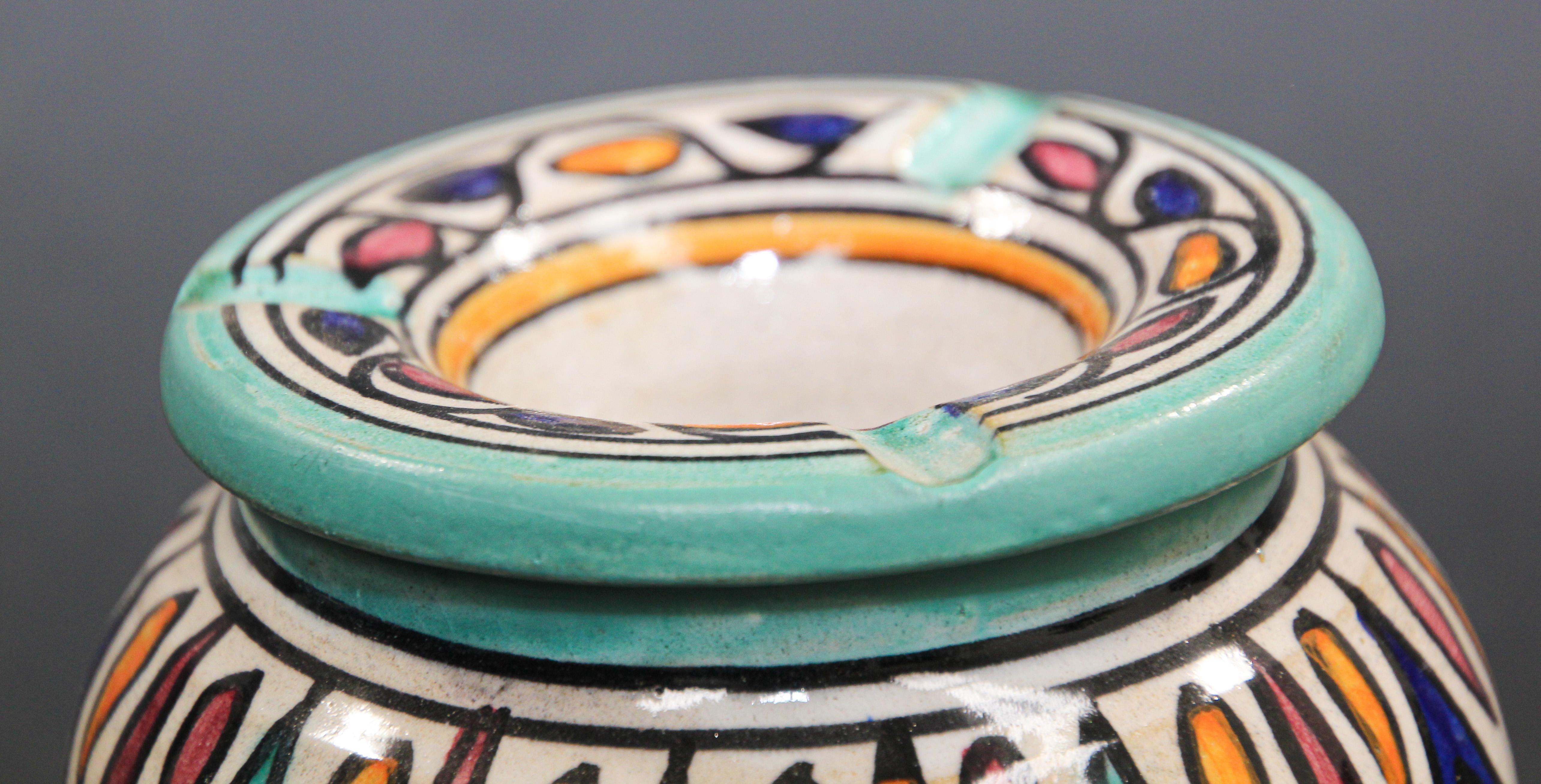 Céramique vintage marocaine peinte à la main Astray de Fès en vente 3