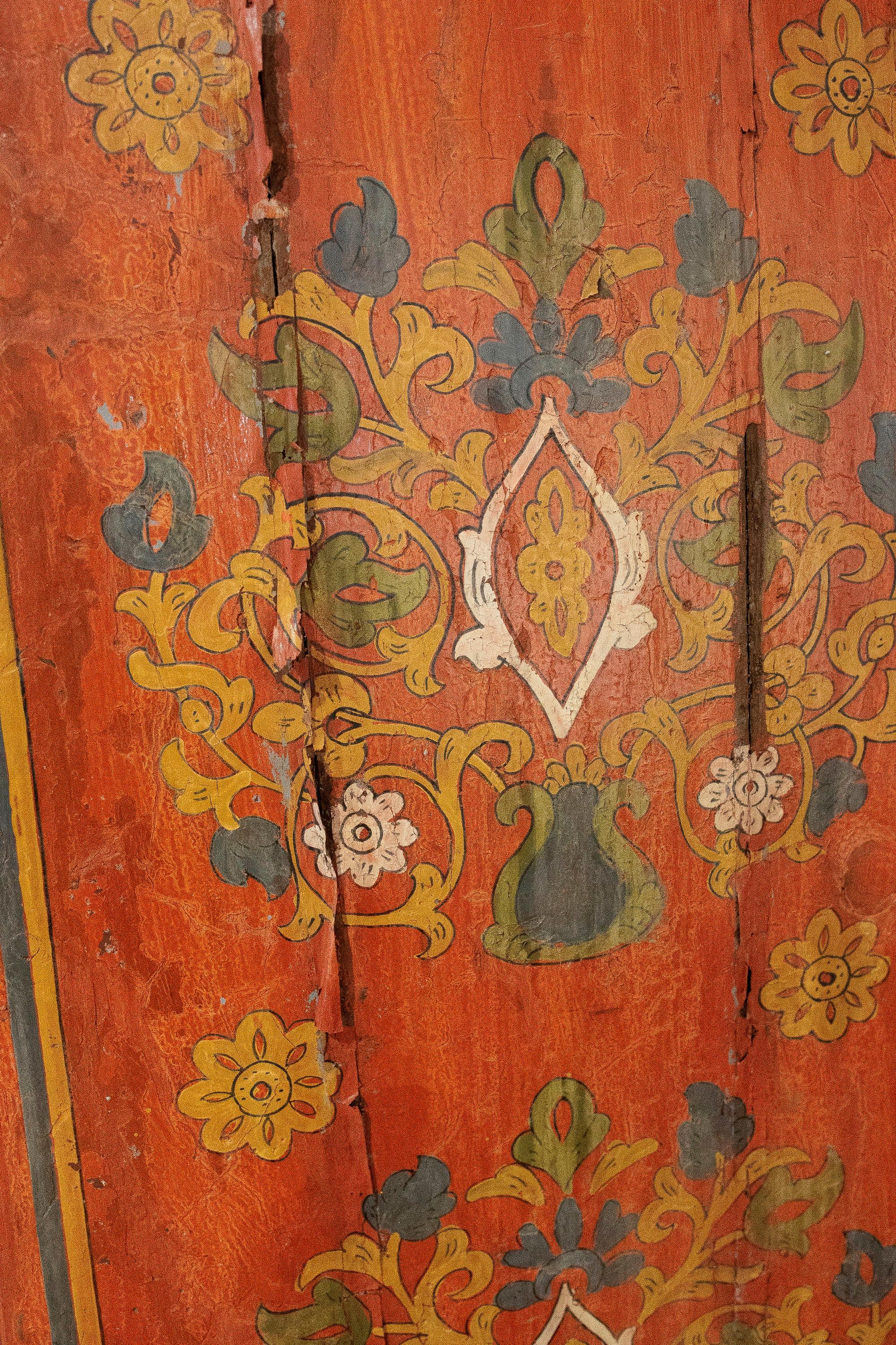 Moroccan Hand-Painted Wooden Door with Flower and Geometric Decoration For Sale 3