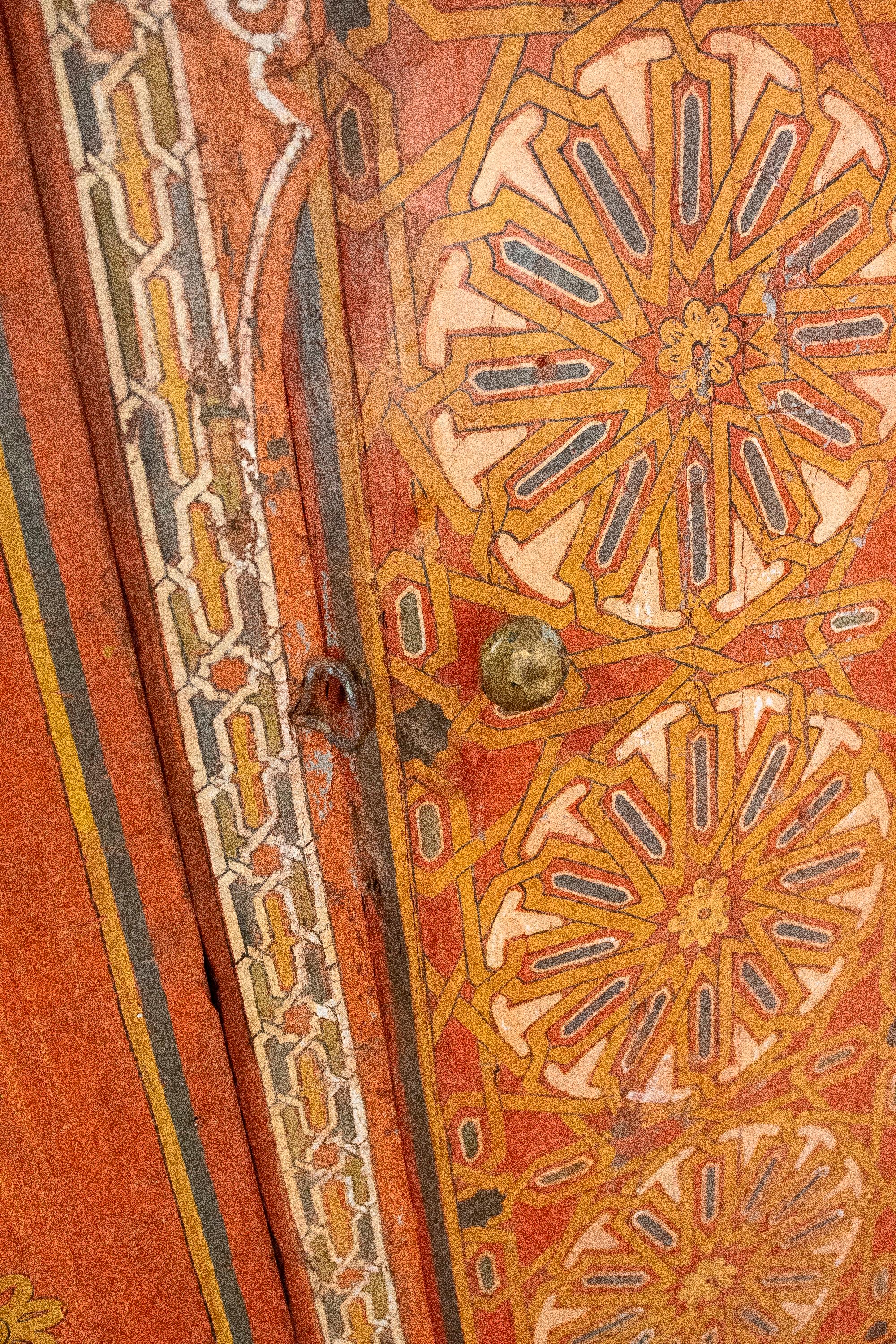 Moroccan Hand-Painted Wooden Door with Flower and Geometric Decoration For Sale 5