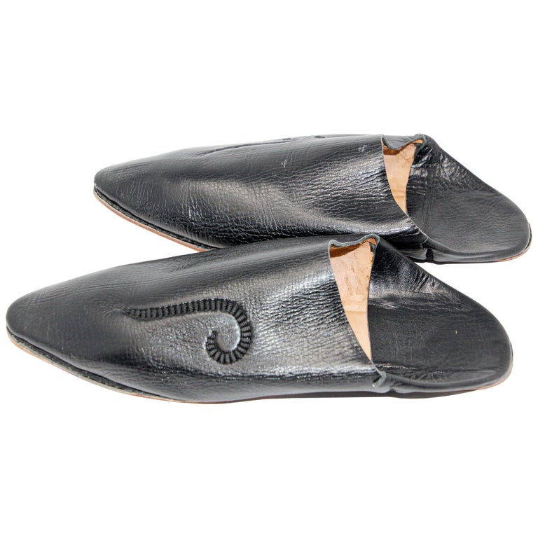 Moroccan Hand Tooled Black Leather Slippers Pointed Shoes For Sale at ...