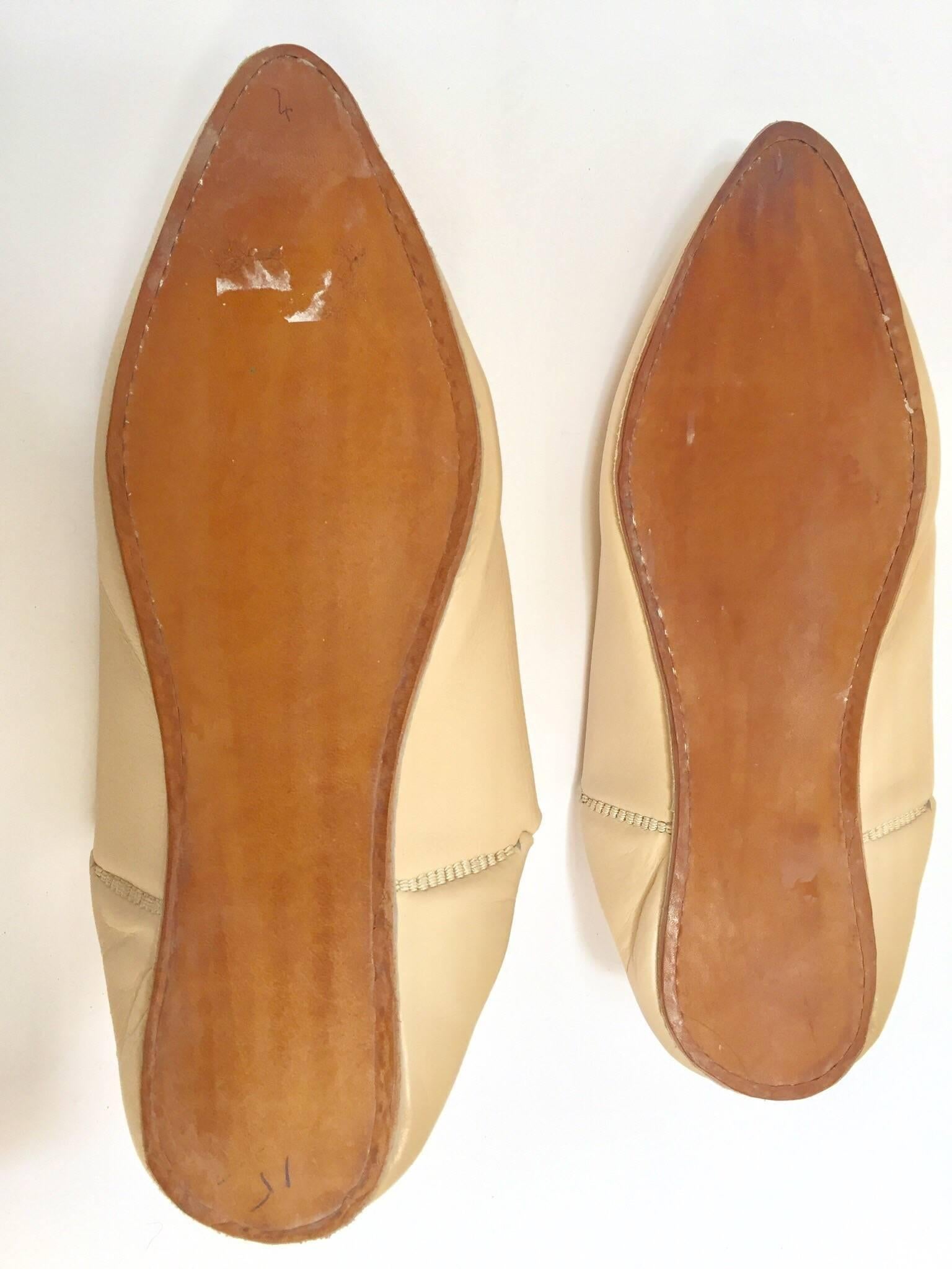 Marron Chaussures marocaines à talons pointus en cuir travaillé à la main en vente