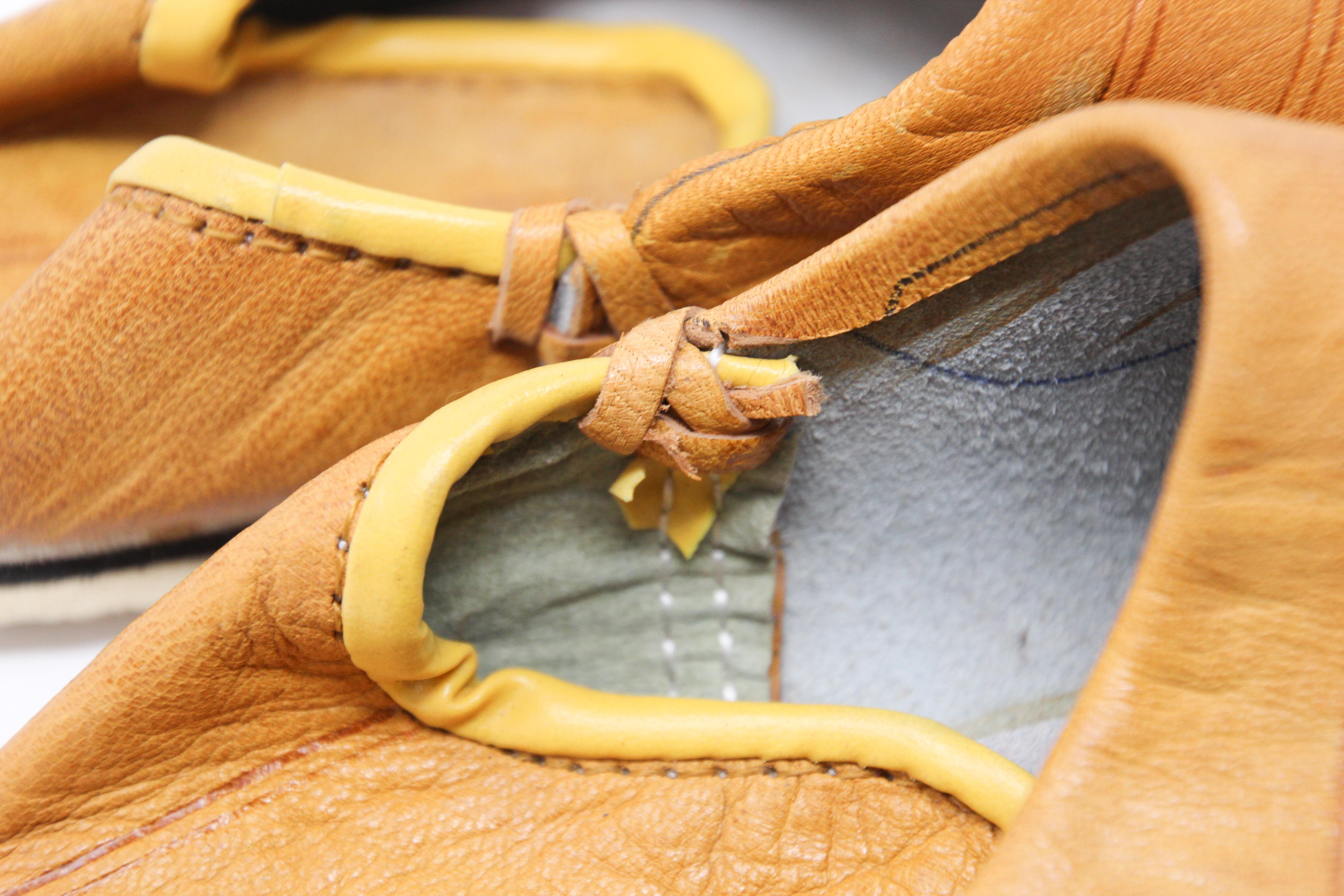 Marokkanische handgefertigte gelbe ethnische Schuhe aus Leder mit Slippers im Angebot 3