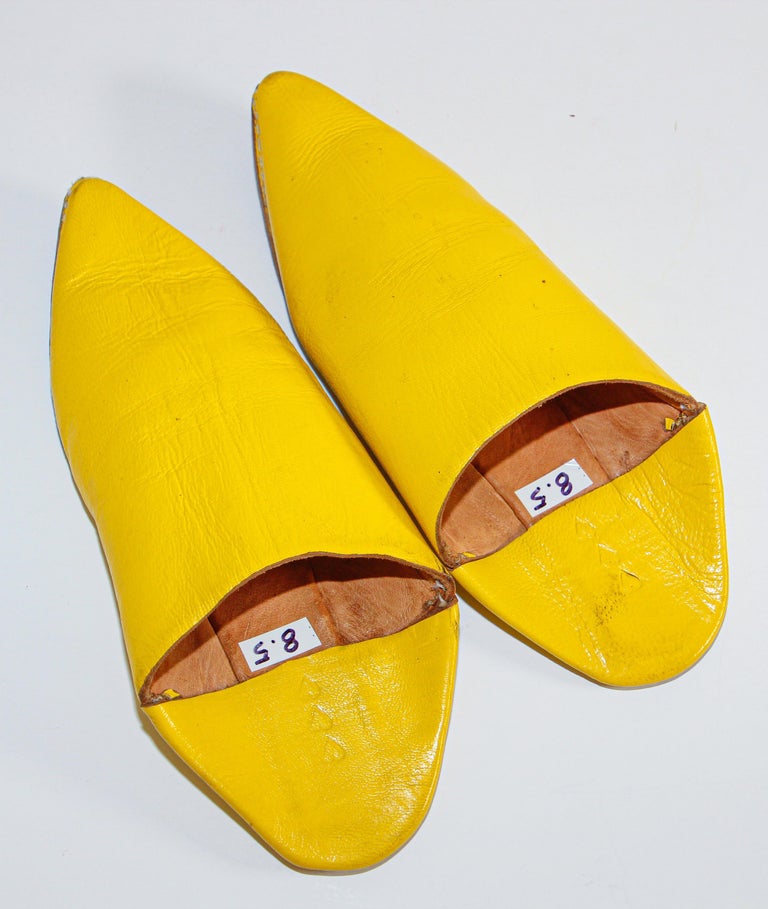 Moroccan Hand Tooled Yellow Leather Slippers Pointed Shoes For Sale at ...