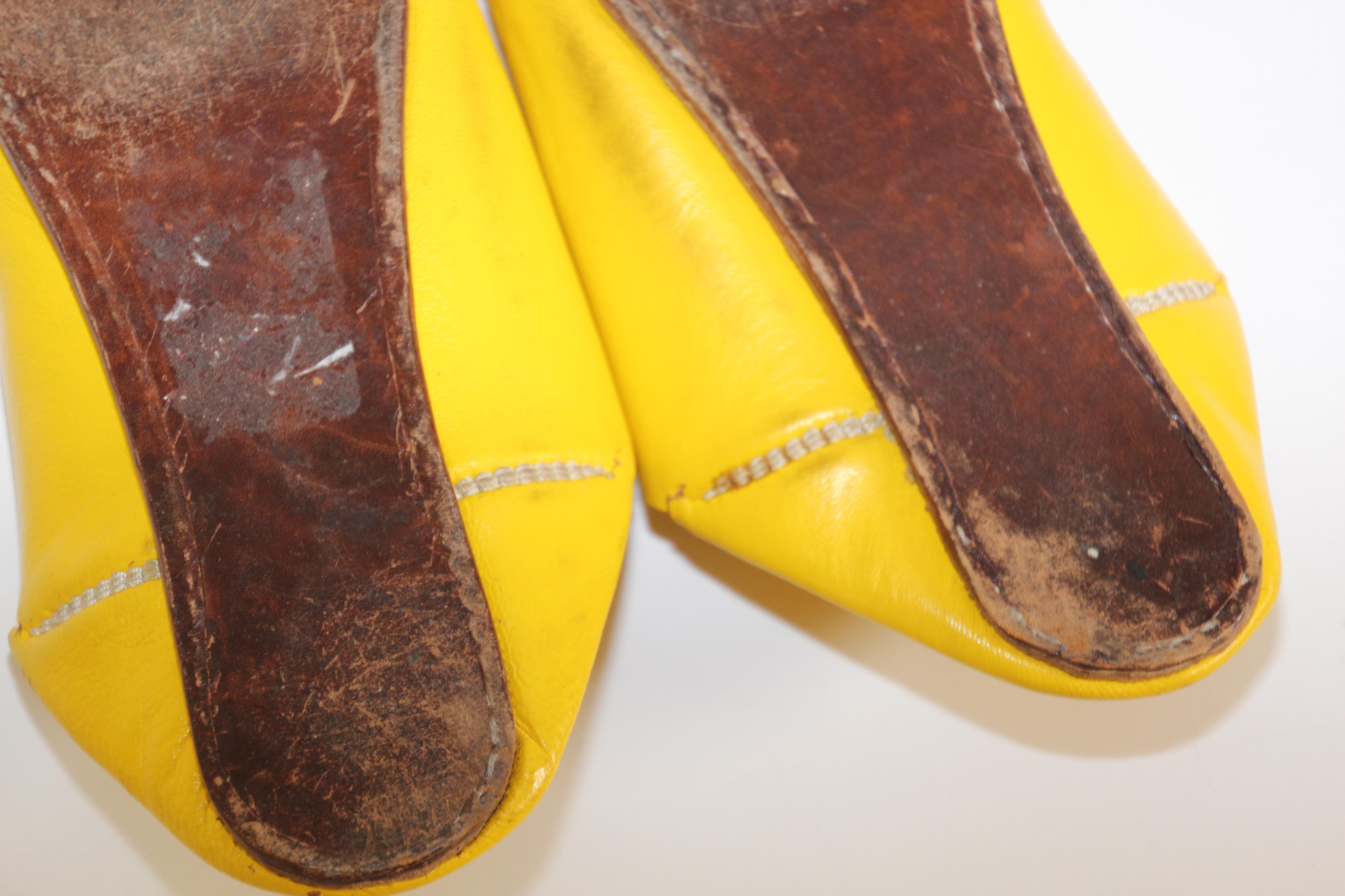 Moroccan Hand Tooled Yellow Leather Slippers Pointed Shoes For Sale 2