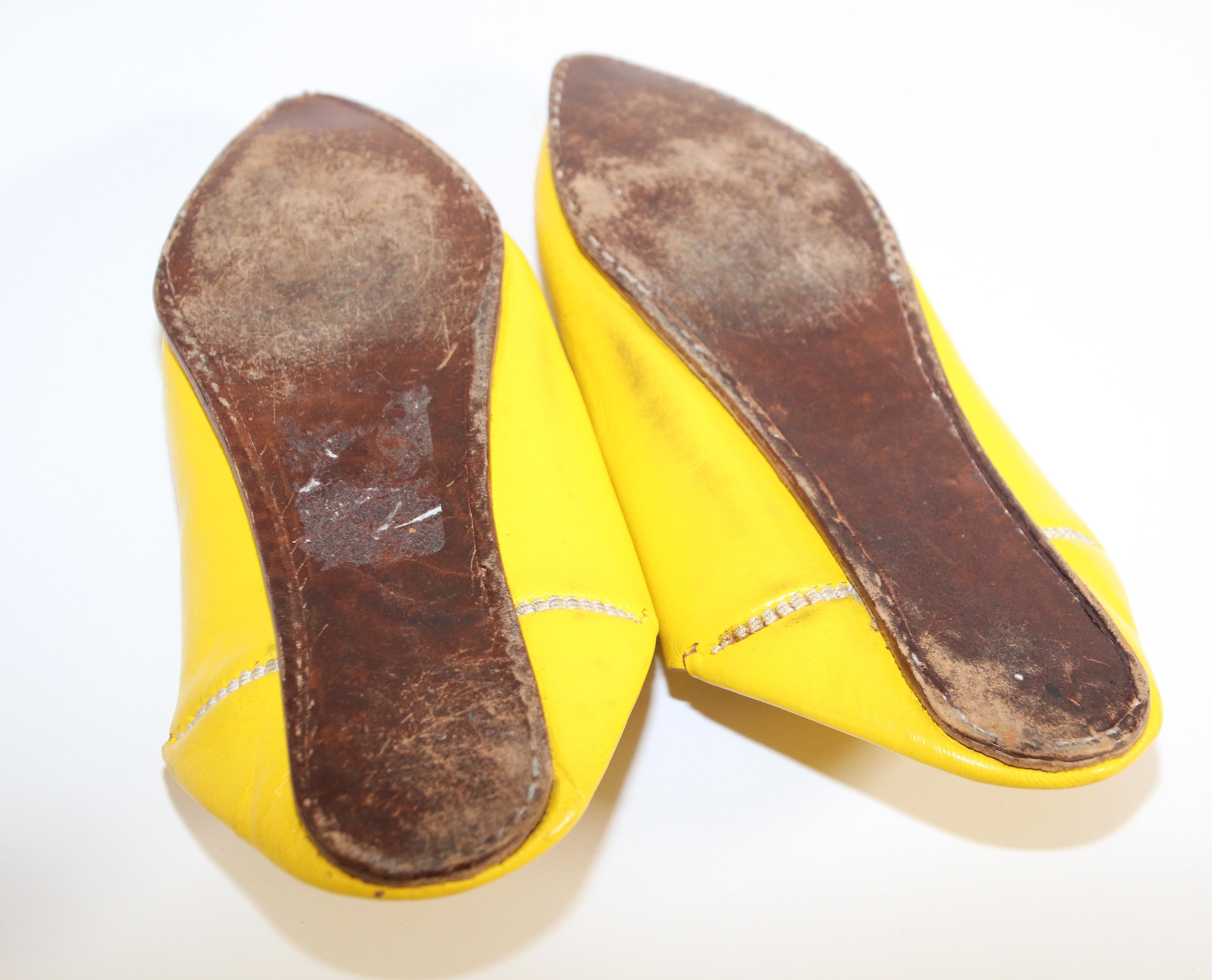 Moroccan Hand Tooled Yellow Leather Slippers Pointed Shoes For Sale 3