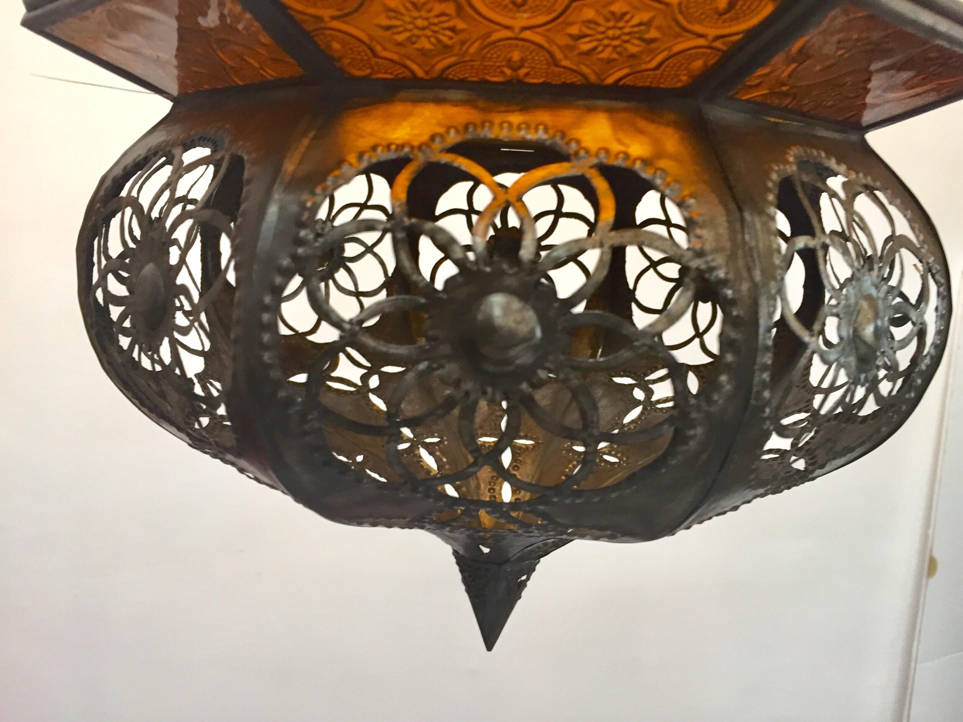 Moroccan Handcrafted Moorish Amber Glass Lantern Pendant In Good Condition For Sale In North Hollywood, CA
