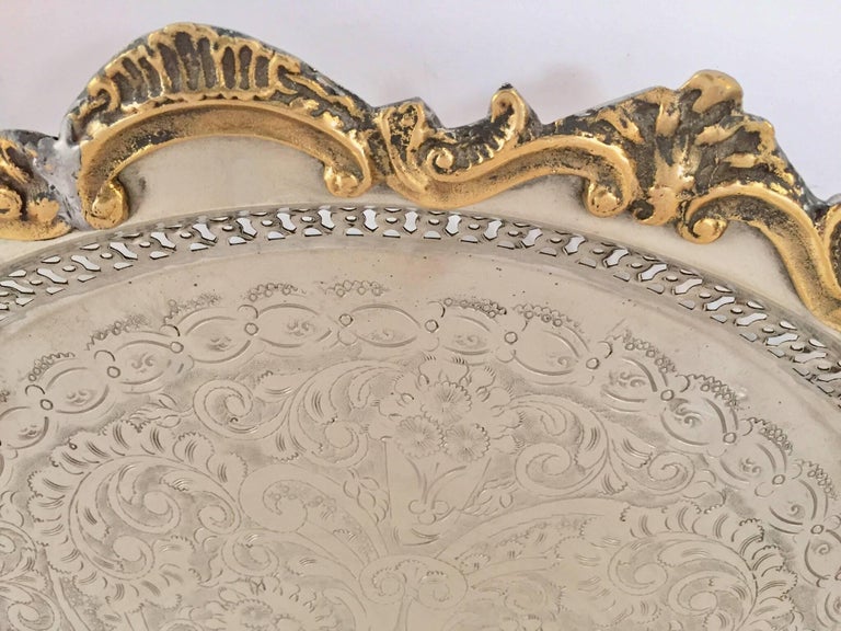 Moroccan Handcrafted Silver Round Tray with Brass Overlay Moorish Designs In Good Condition For Sale In North Hollywood, CA