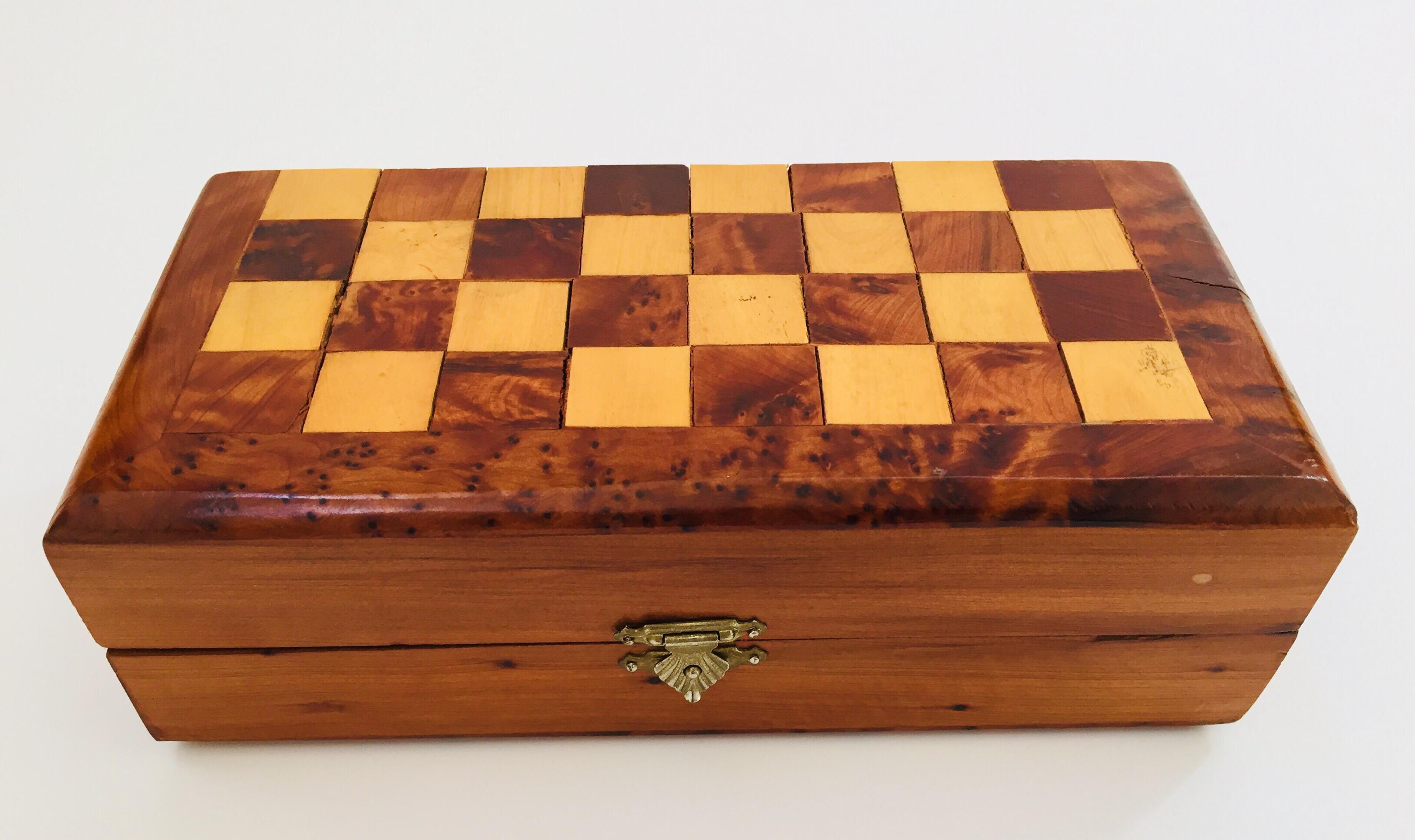 Moroccan Handcrafted Thuya Wood Box with Backgammon and Chess Set Game 3