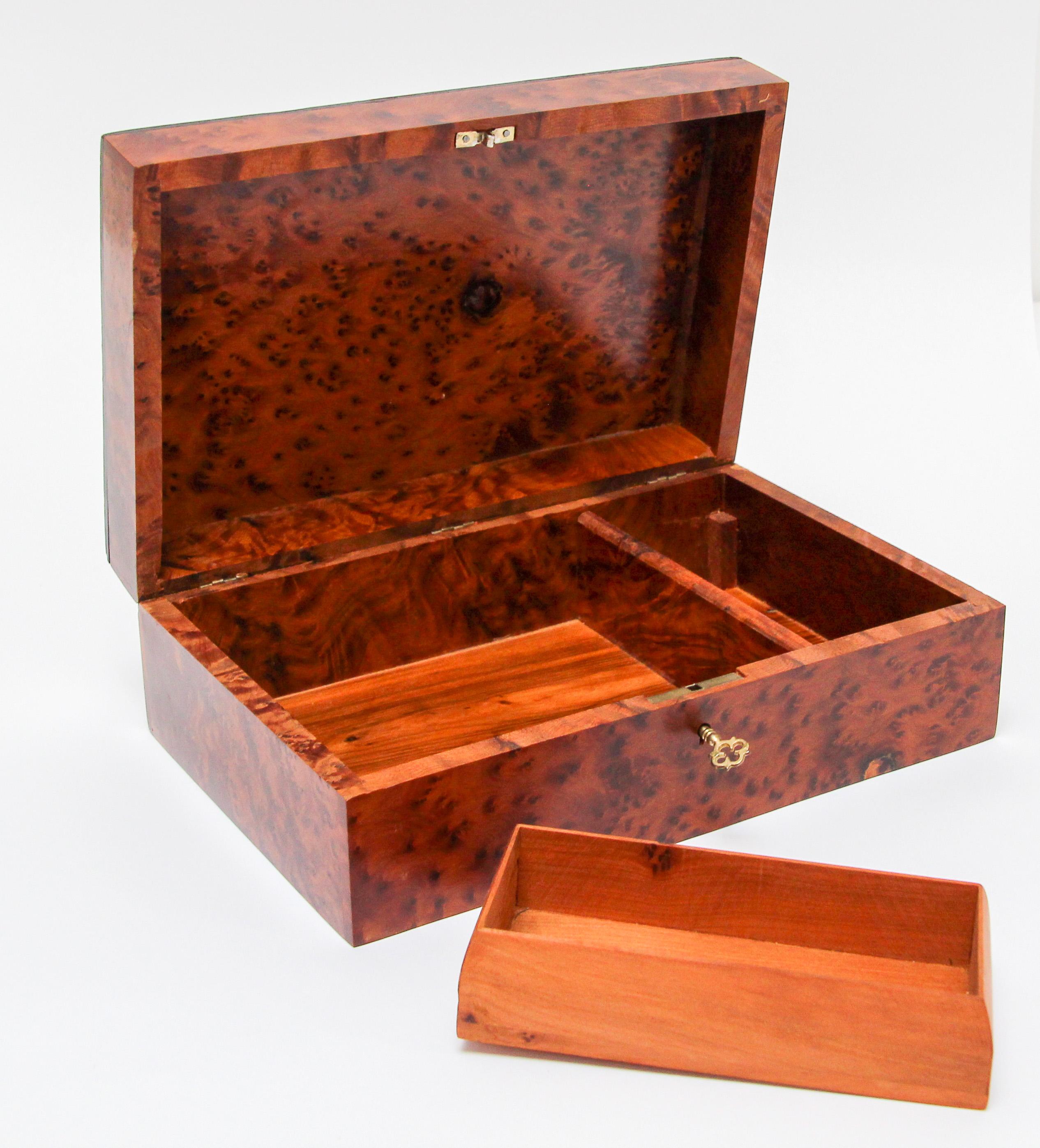 Victorian English Regency Handcrafted Burl Wood Jewelry Box  For Sale 1