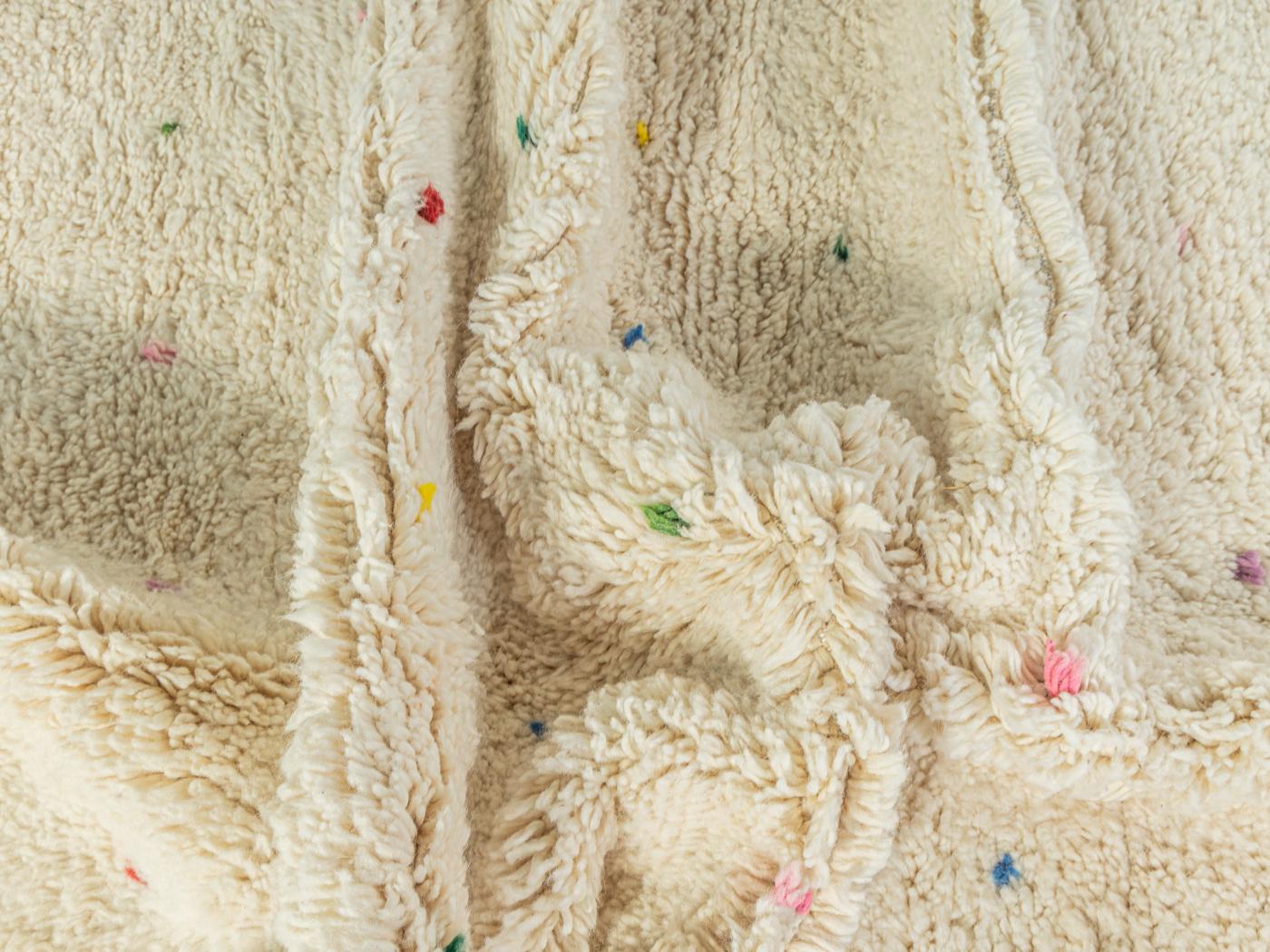 Marokkanischer handgefertigter Berberteppich aus 100 % Wolle Beni Ourain (21. Jahrhundert und zeitgenössisch) im Angebot