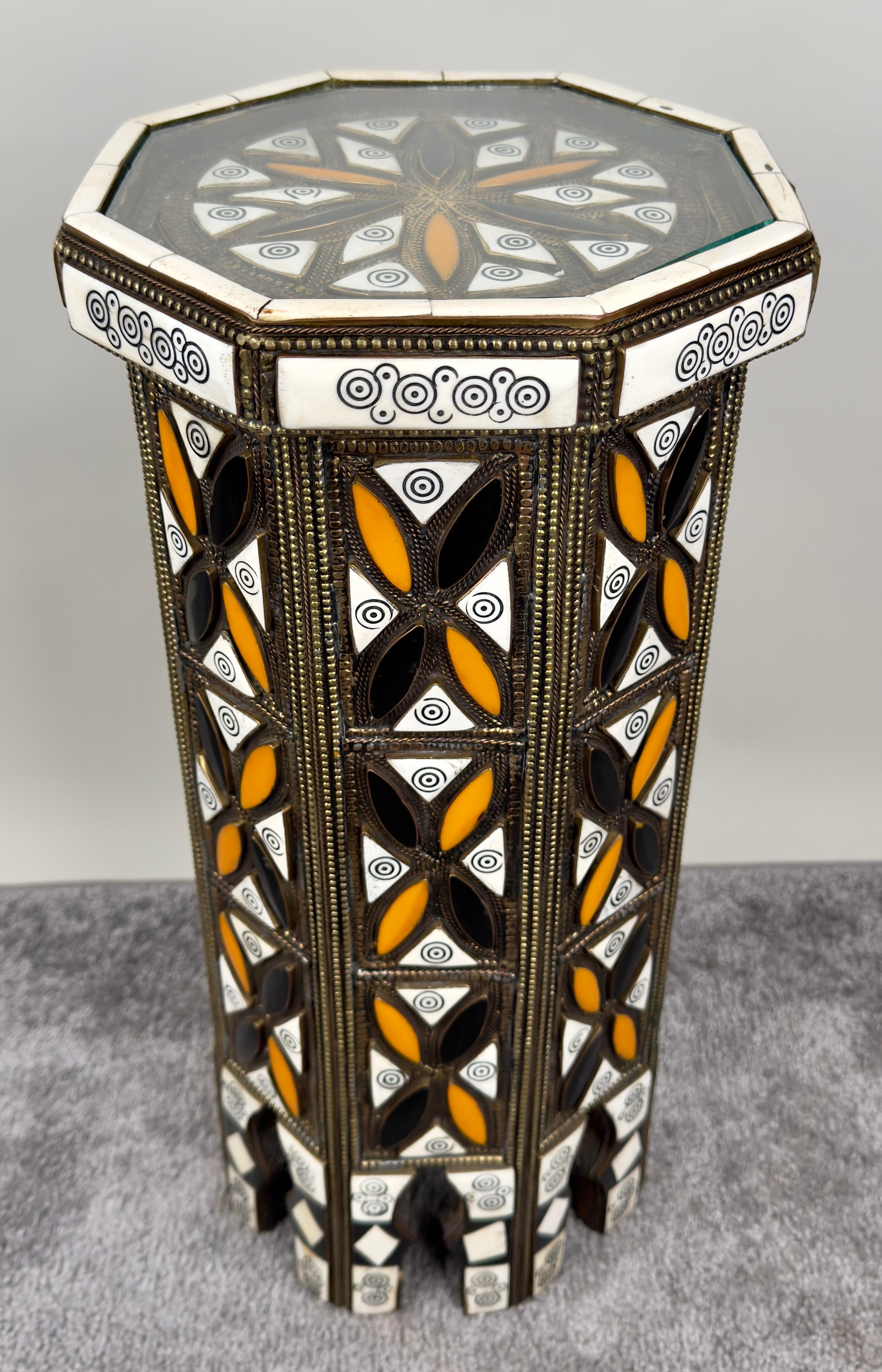 Moroccan Handmade Bone & Bronze Inlay Octagonal Side Table In Good Condition For Sale In Plainview, NY