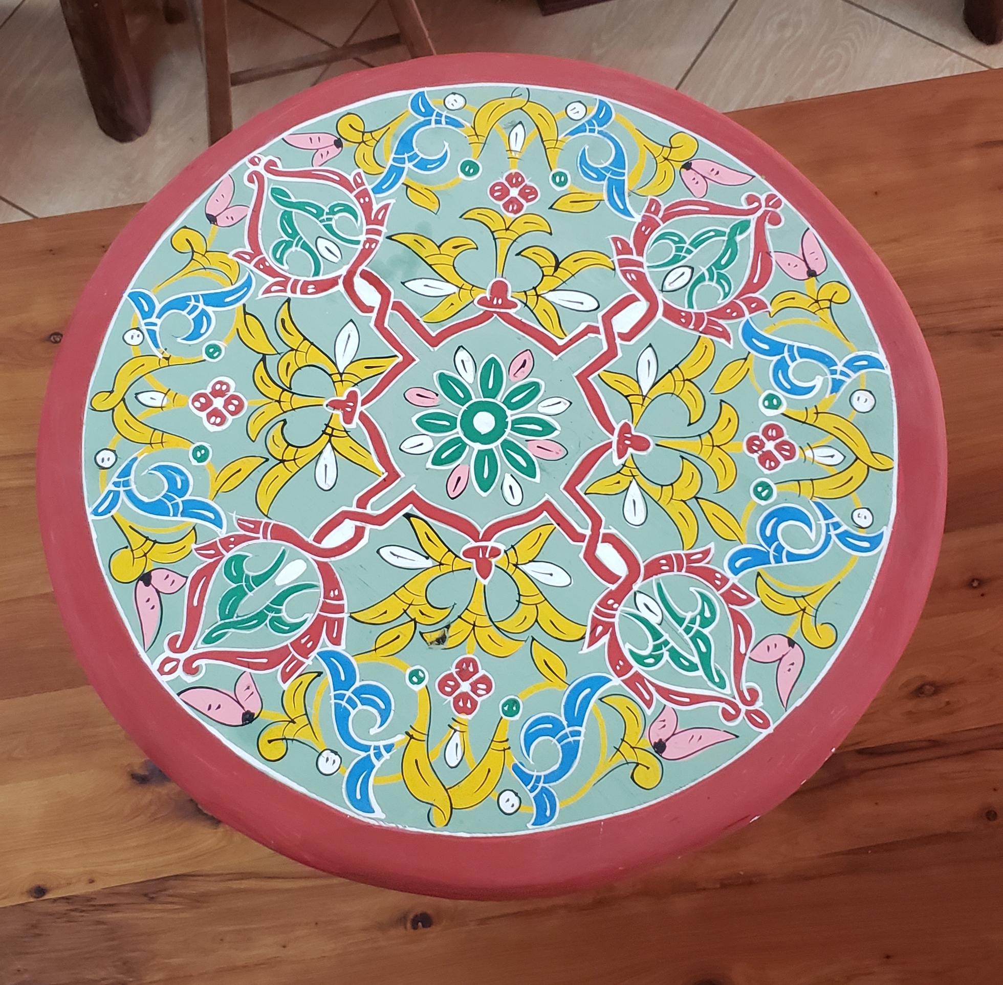 Moroccan Handpainted Wooden End Table, Round Shape For Sale 2