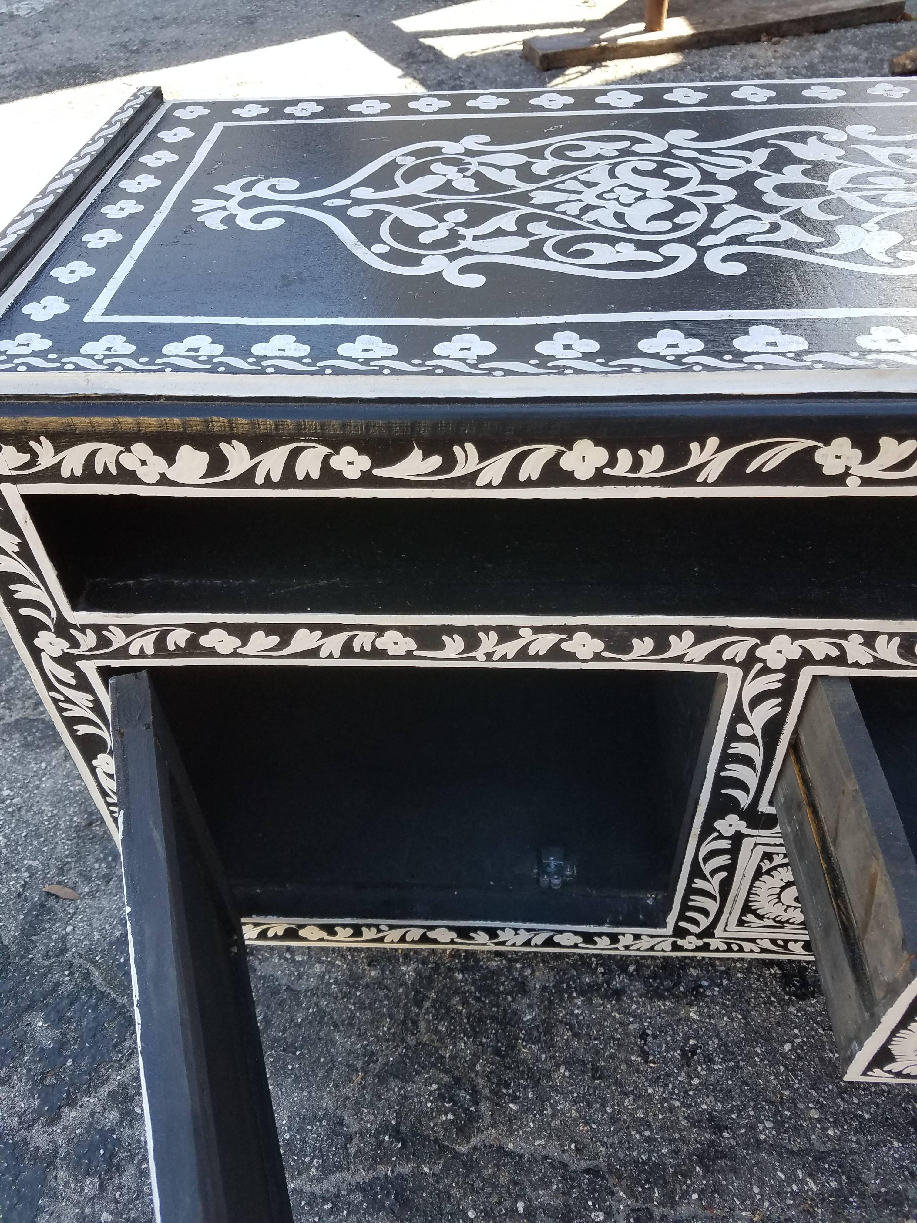 Moroccan Hand-Painted Wooden Media Stand, Black and White 2