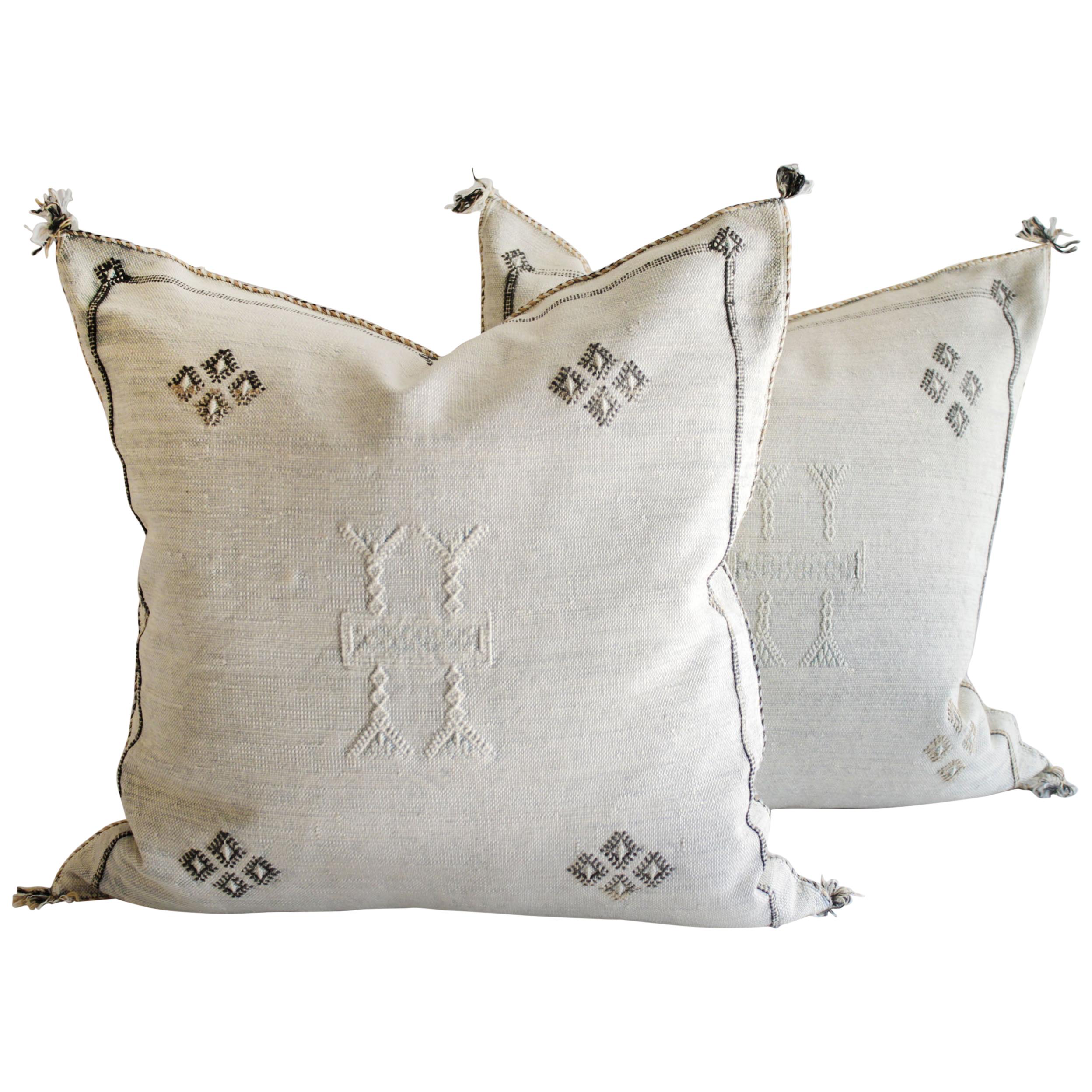 pillow covers 18x18 bohemian decor moroccan cushion kilim cushion cover MOROCCAN pompom pillow neutral cushions Cactus Silk pillow pillow covers 18x18 bohemian decor moroccan cushion kilim cushion cover MOROCCAN pompom pillow neutral cushions Cactus Silk pillow