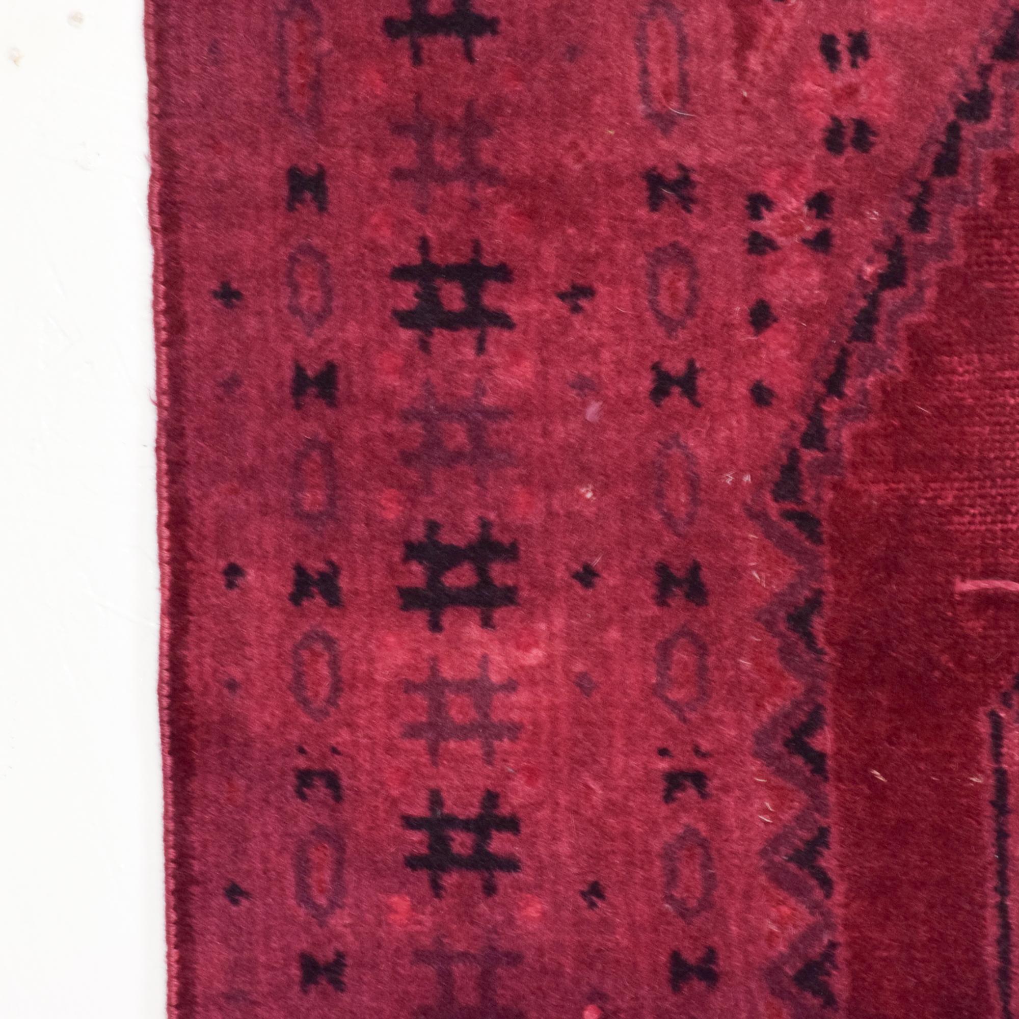 Moroccan Handwoven Wool Rug Geometric Graphic Tapestry in Burgundy Vintage 1970s In Good Condition In Chula Vista, CA
