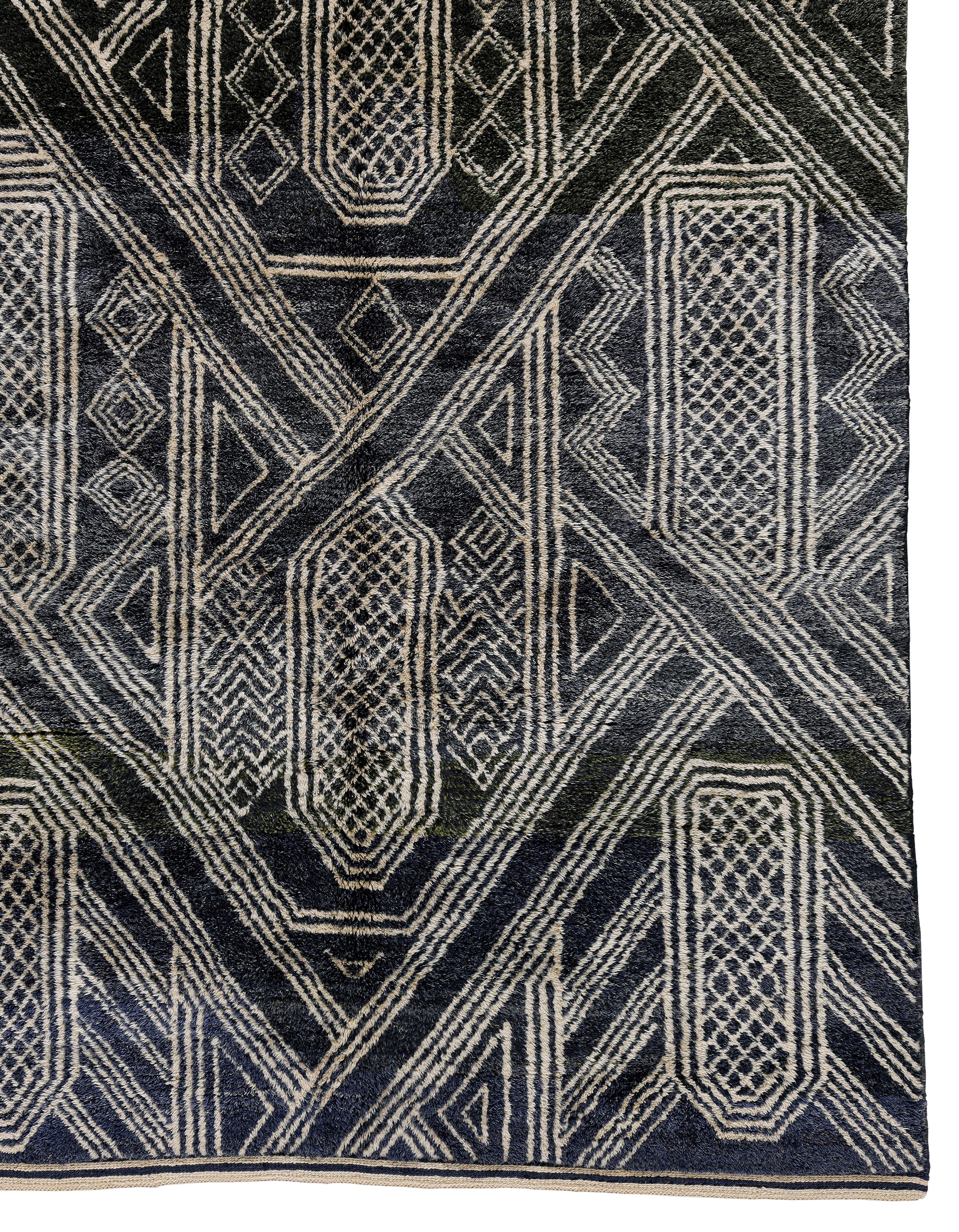 Moroccan Handwoven Wool Rug – Tribal Indigo and Ivory Geometric Design For Sale 2