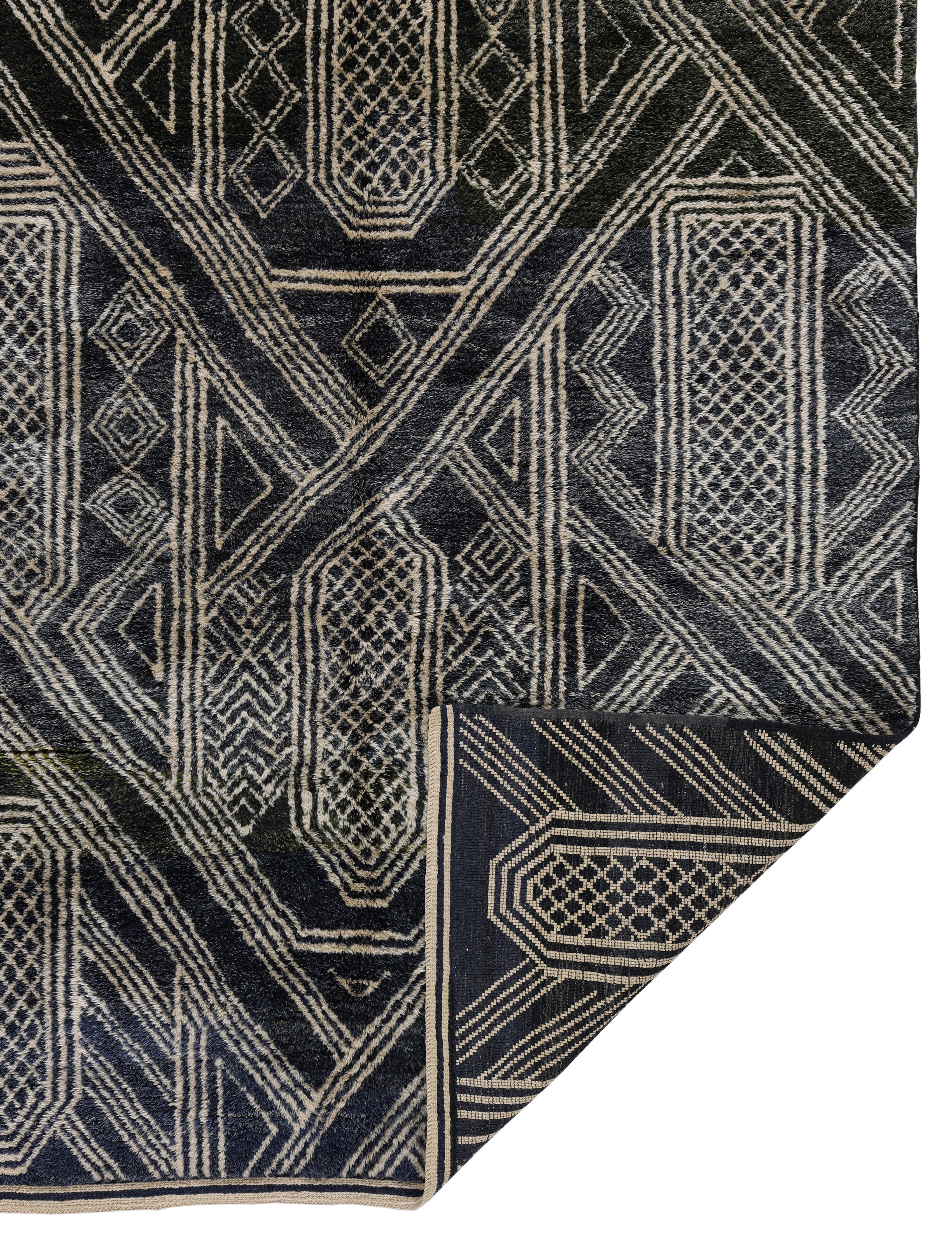 Moroccan Handwoven Wool Rug – Tribal Indigo and Ivory Geometric Design For Sale 3