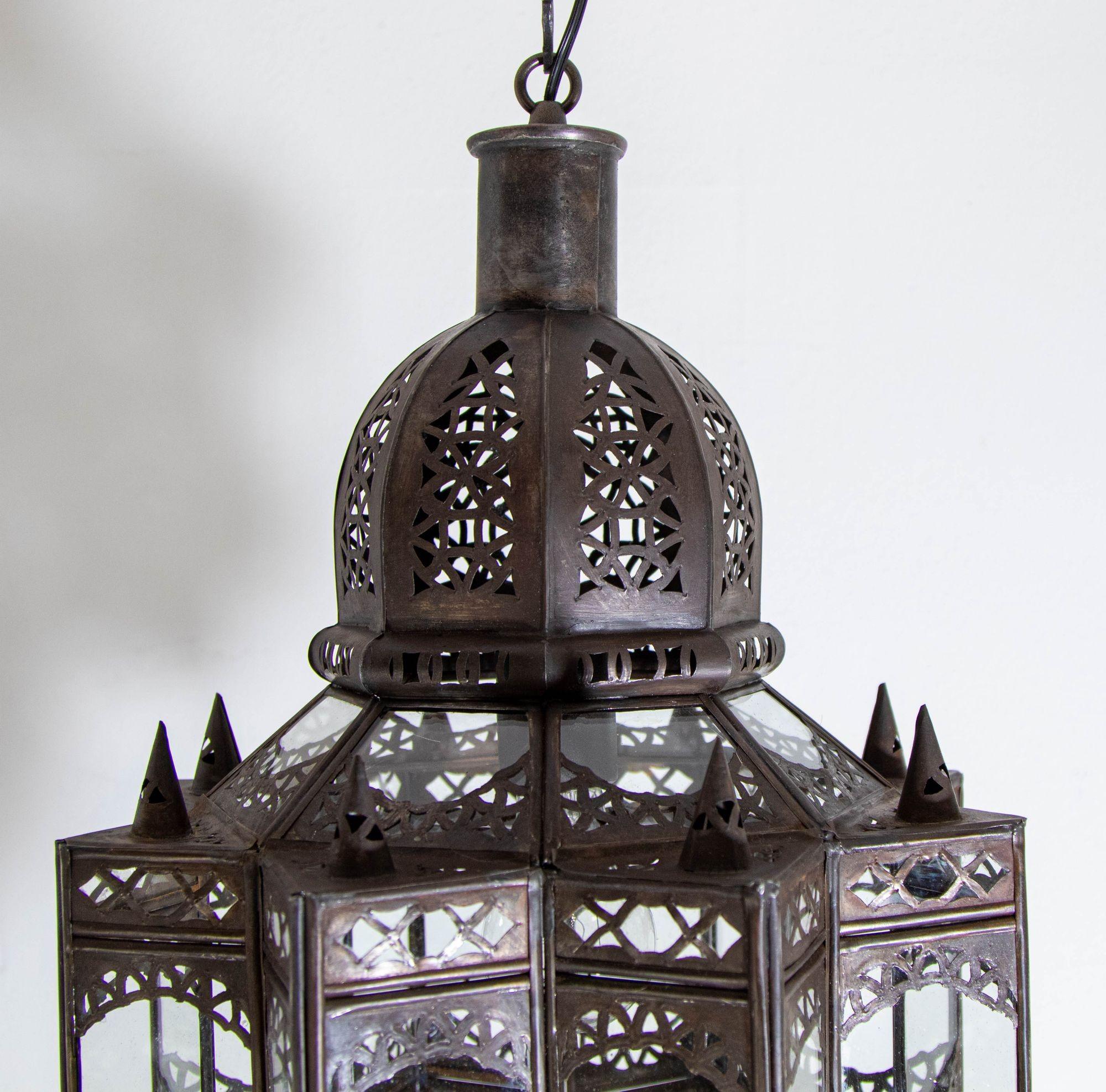 Lanterne marocaine suspendue en forme d'étoile mauresque en verre transparent en vente 2
