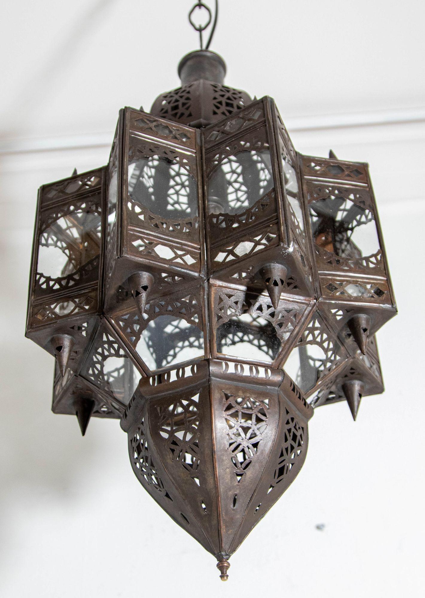 Lanterne marocaine suspendue en forme d'étoile mauresque en verre transparent en vente 4